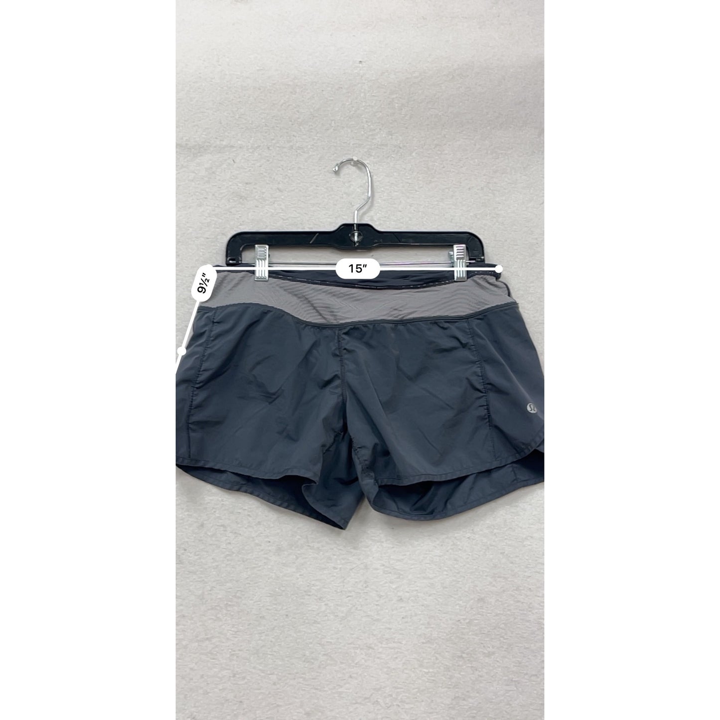 Lululemon Athletic Shorts Size 8 Gray & Black #334A
