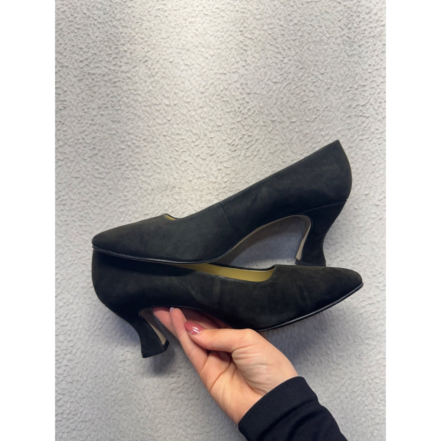 Nine West Black Suede Pointed Toe Heels Size 6.5M #9013