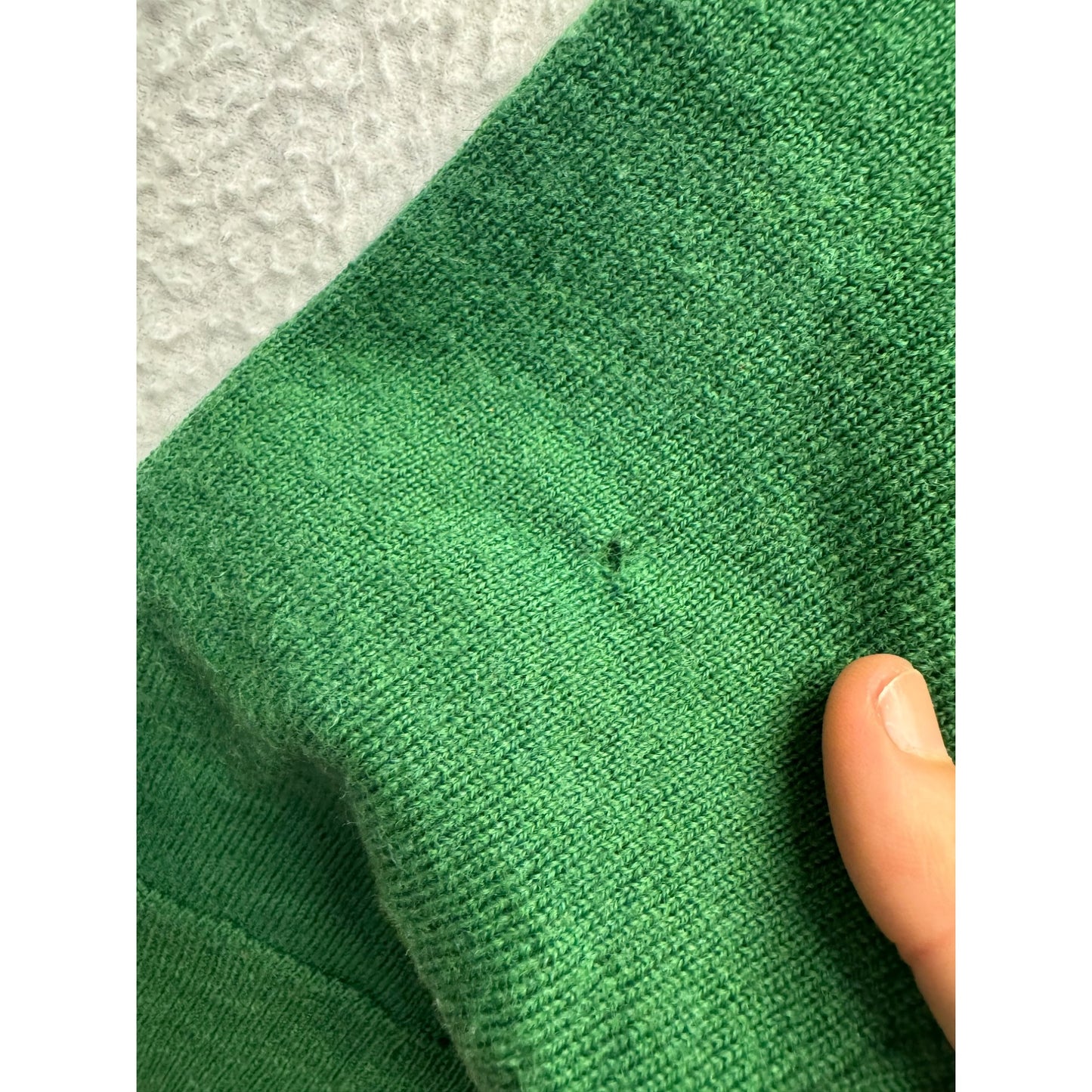 Cynthia Rowley Green 100% Merino Wool Cardigan Sweater V-Neck L #9571