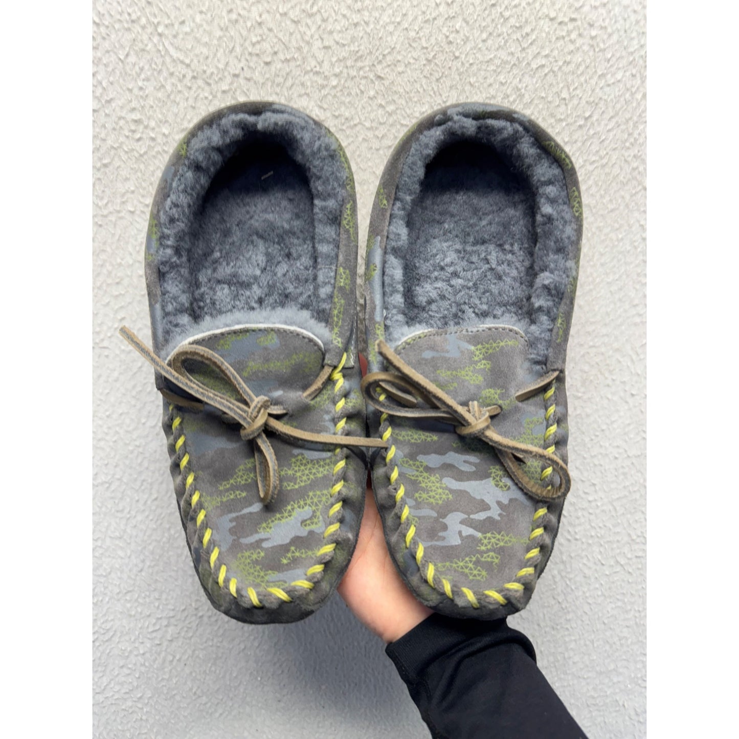 L.L.Bean Gray Camo Moccasin Slippers With Fleece Lining Size M #9703