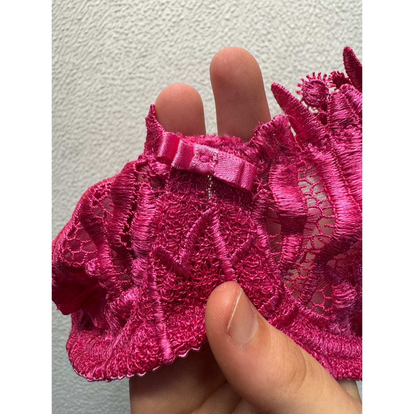 Pink Lace Underwire Bra With Floral Embroidery & Adjustable Straps Size 36B #9602