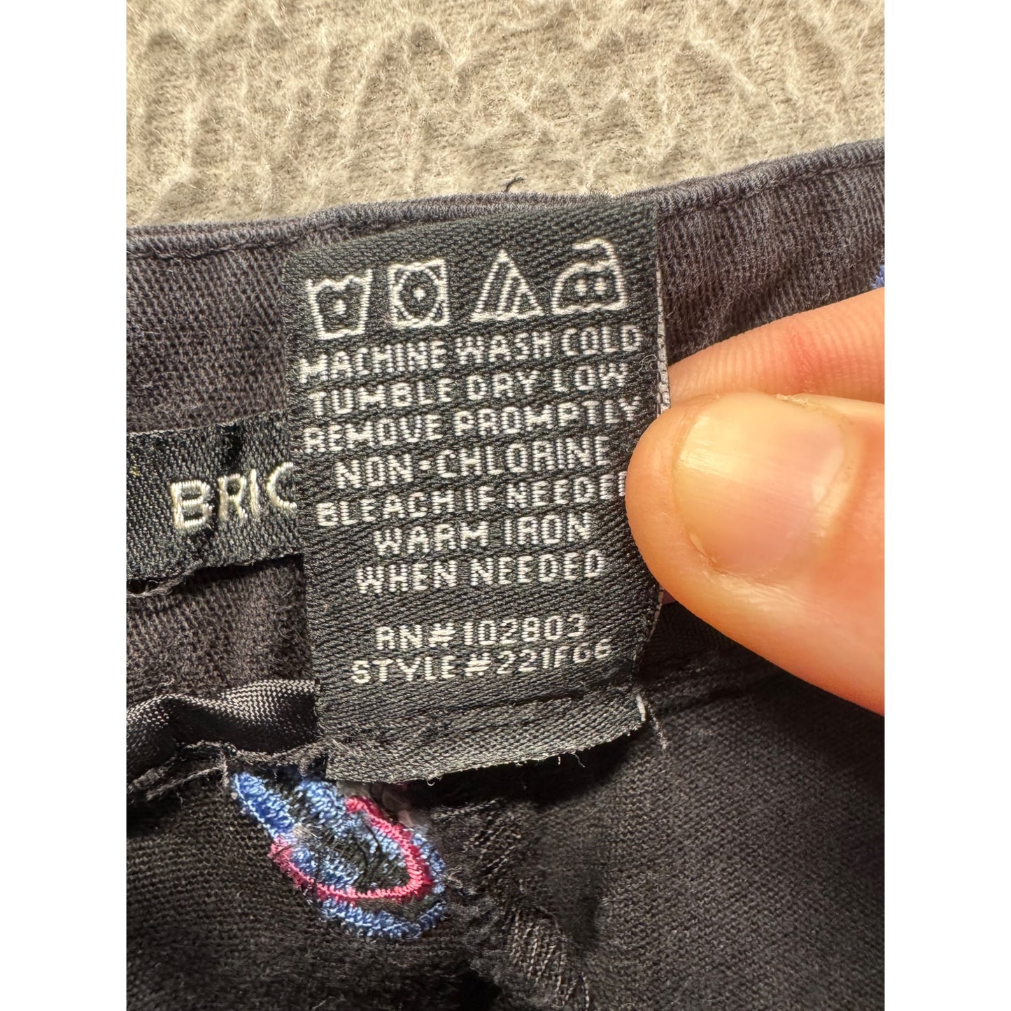 Briggs New York Black Embroidered Flip Flop Patterned Cropped Pants Size 8 #190B