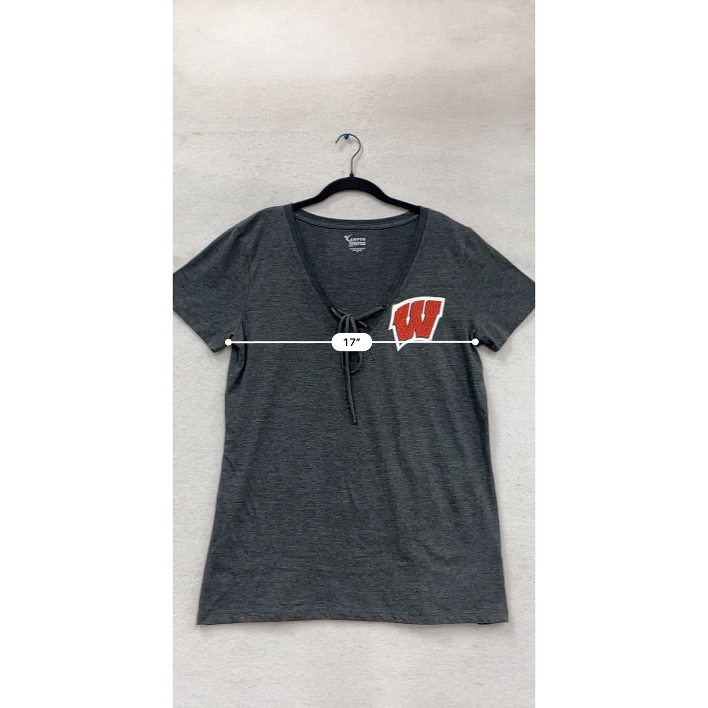 Wisconsin Badgers V-Neck T-Shirt X-Large #937A