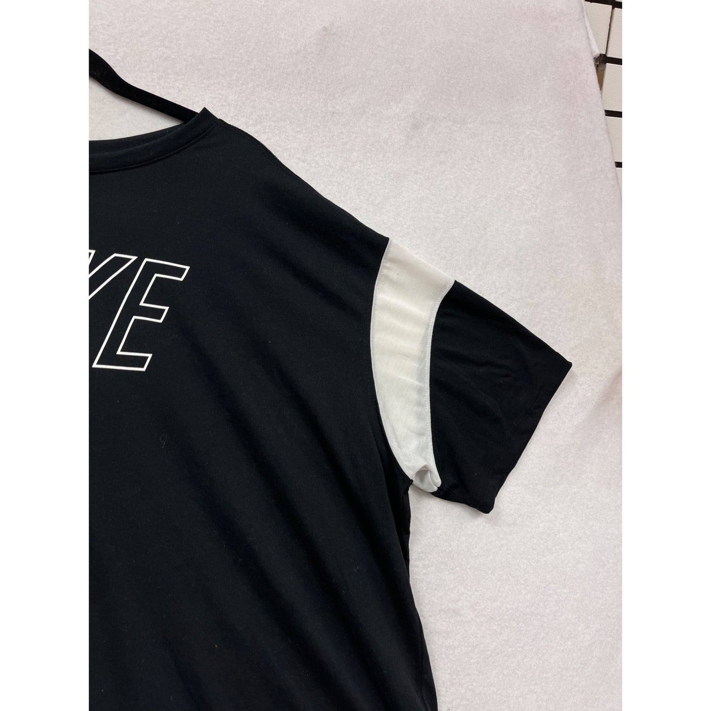Nike Womens Dri-Fit T-Shirt Black/White Size 2X #721A