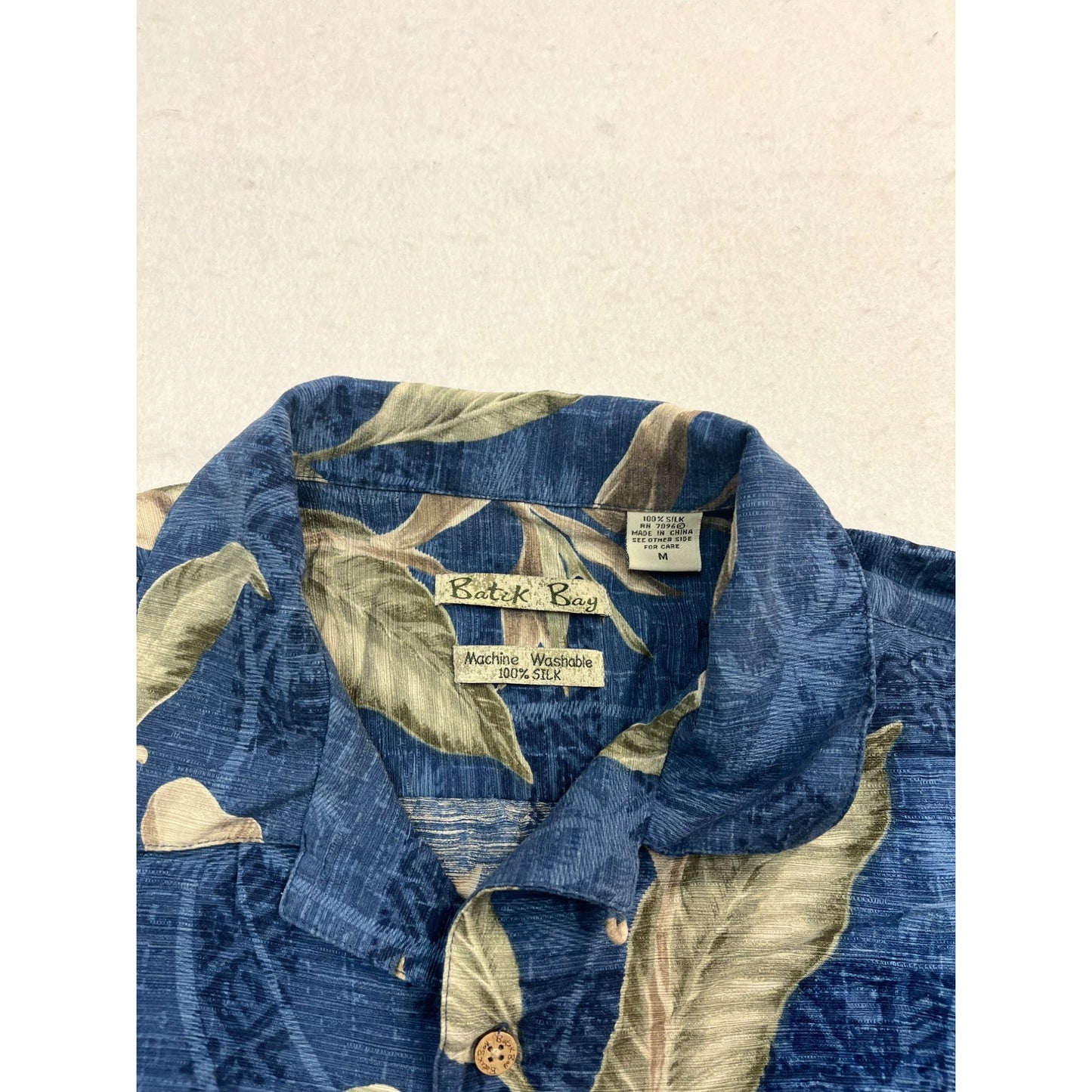 Men’s Vintage Silk Hawaiian Shirt