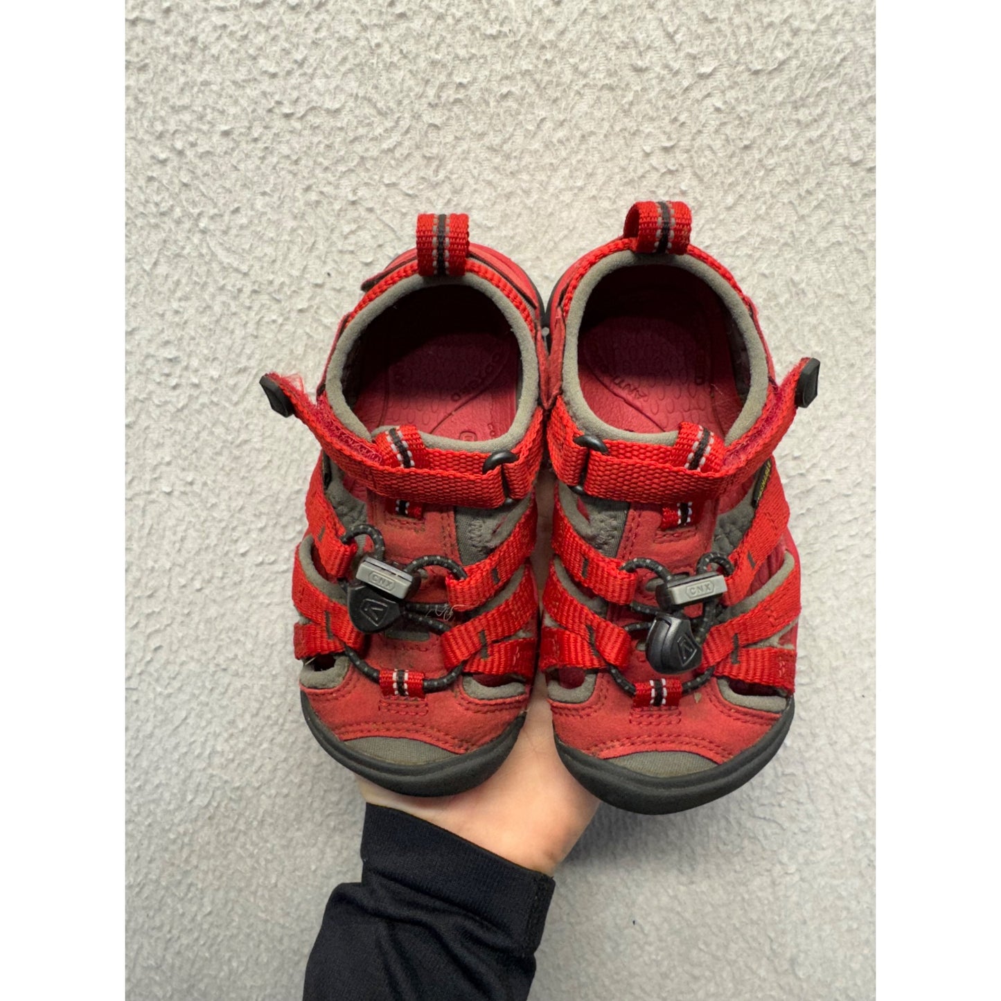 Keen Kids CNX Red Strappy Hiking Sandals Durable Washable Size 9 #9704