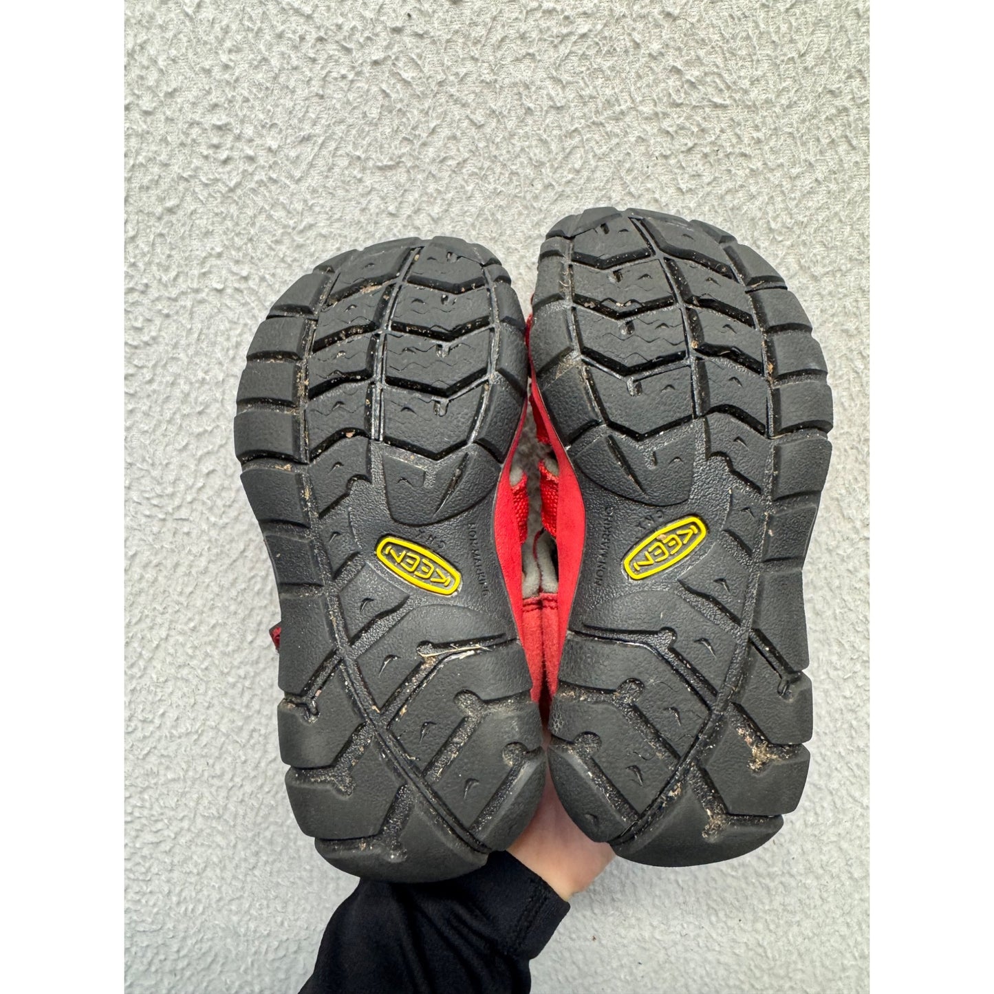 Keen Kids CNX Red Strappy Hiking Sandals Durable Washable Size 9 #9704