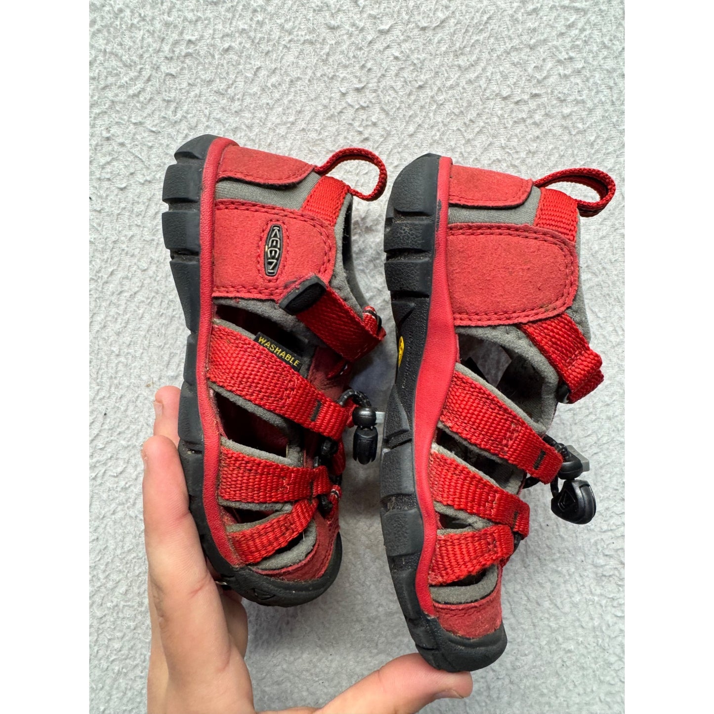 Keen Kids CNX Red Strappy Hiking Sandals Durable Washable Size 9 #9704