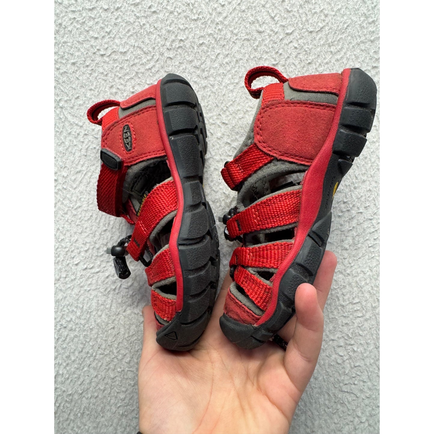 Keen Kids CNX Red Strappy Hiking Sandals Durable Washable Size 9 #9704