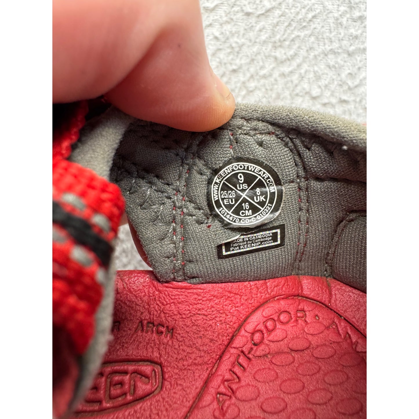 Keen Kids CNX Red Strappy Hiking Sandals Durable Washable Size 9 #9704