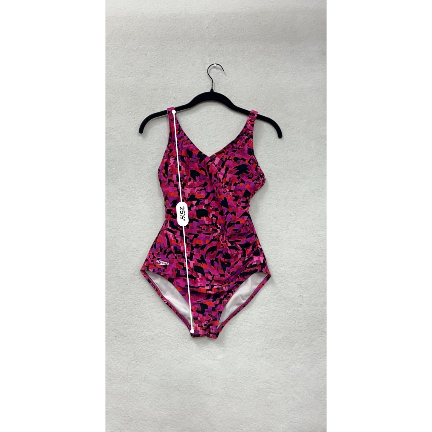 Speedo Womens Size 6 Pink & Red Geometric One-Piece Swimsuit #6872