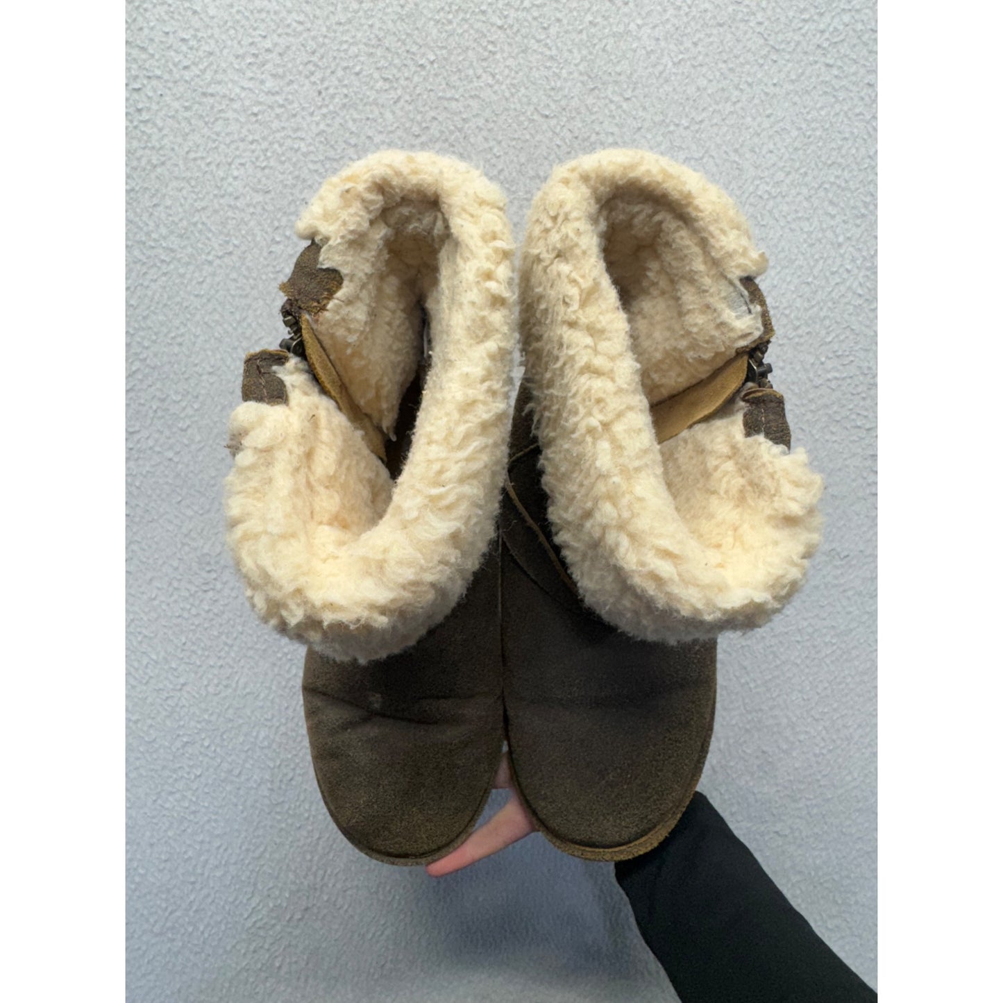 Bearpaw Brown Suede Winter Boots With Shearling Lining & Buckle Size 8 #135B
