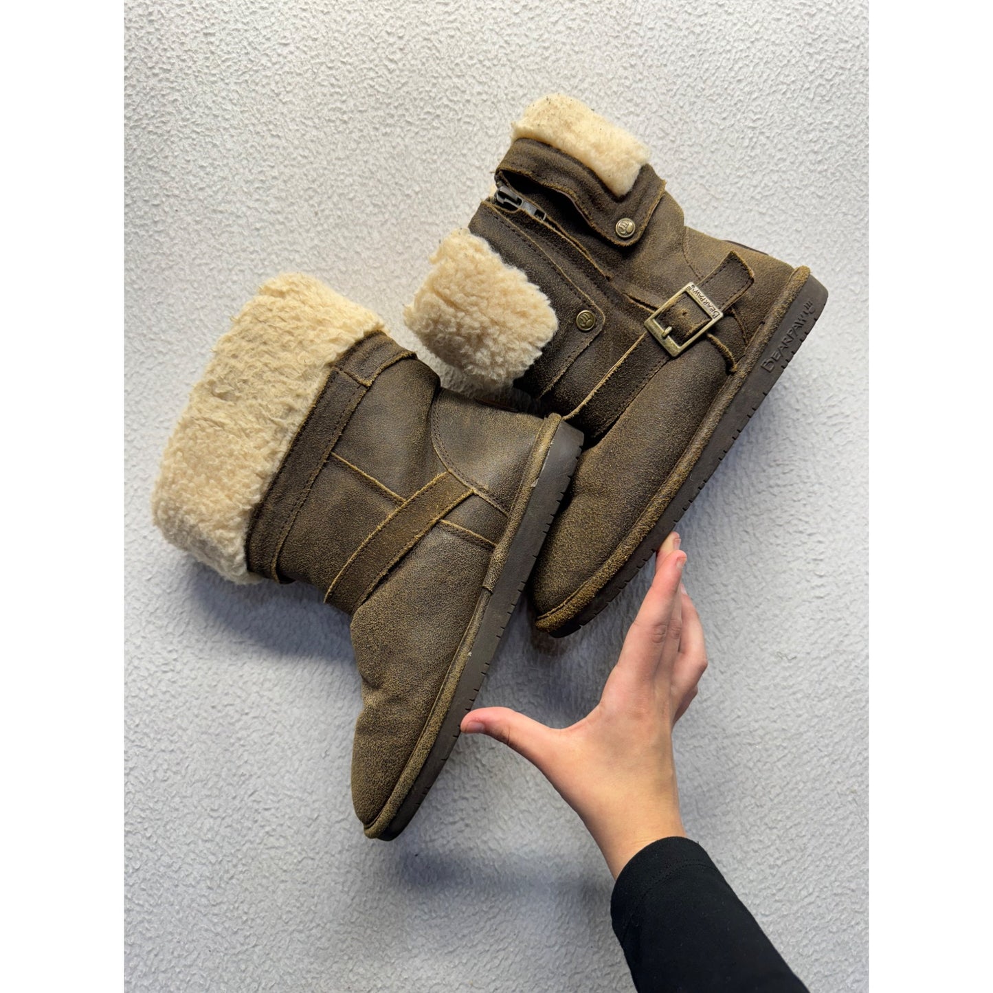Bearpaw Brown Suede Winter Boots With Shearling Lining & Buckle Size 8 #135B