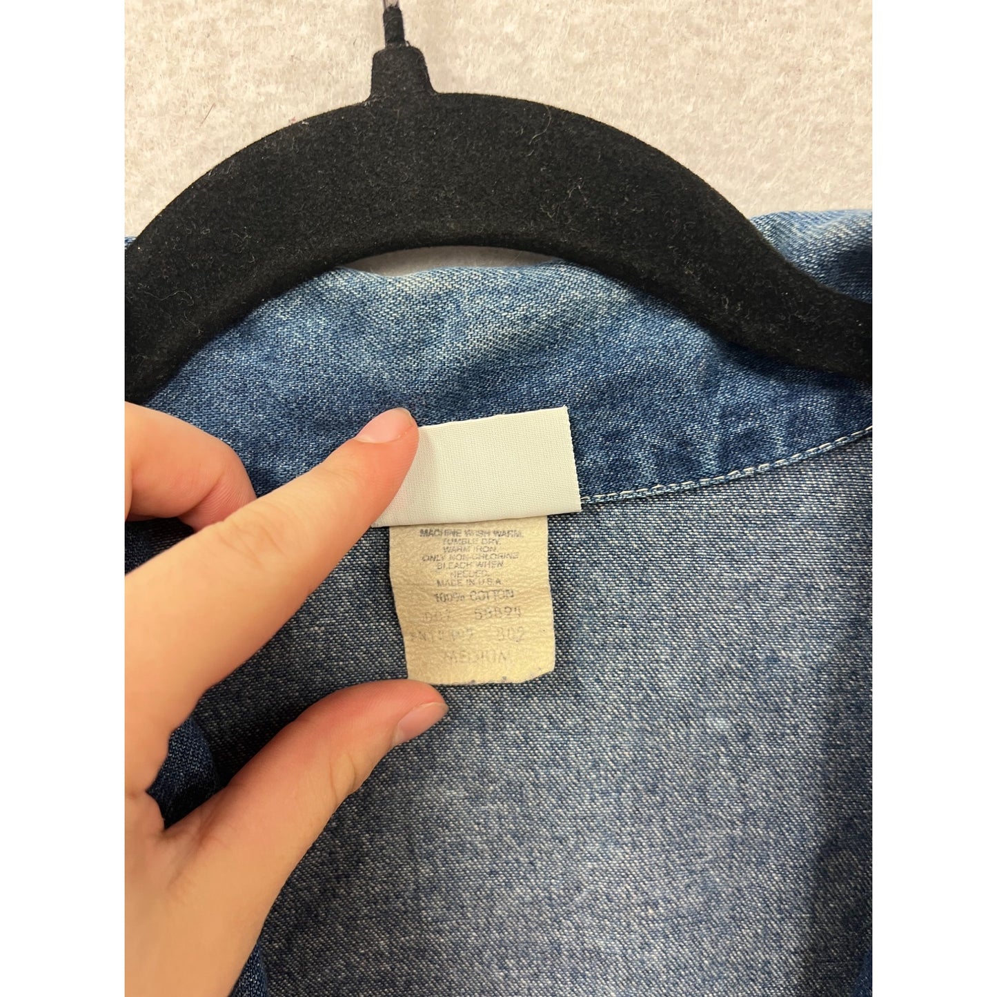 Vintage Carlyle Medium Denim Jacket With Button Front Wide Lapels #8656