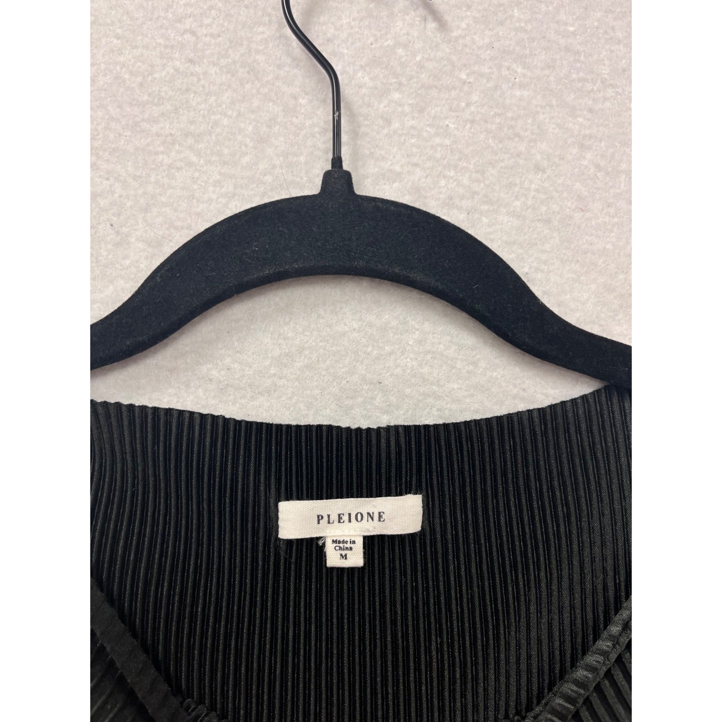 Pleione Black Pleated Sleeveless Top M #357A