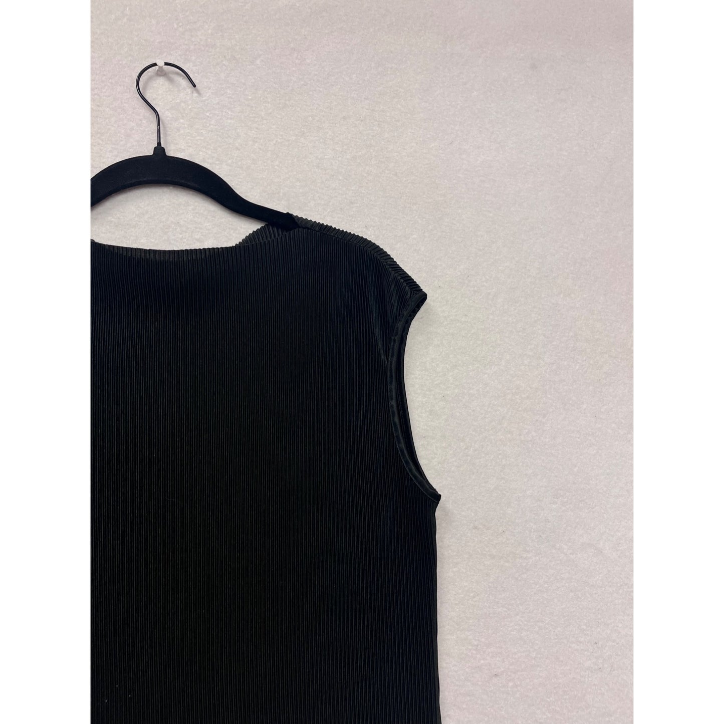 Pleione Black Pleated Sleeveless Top M #357A