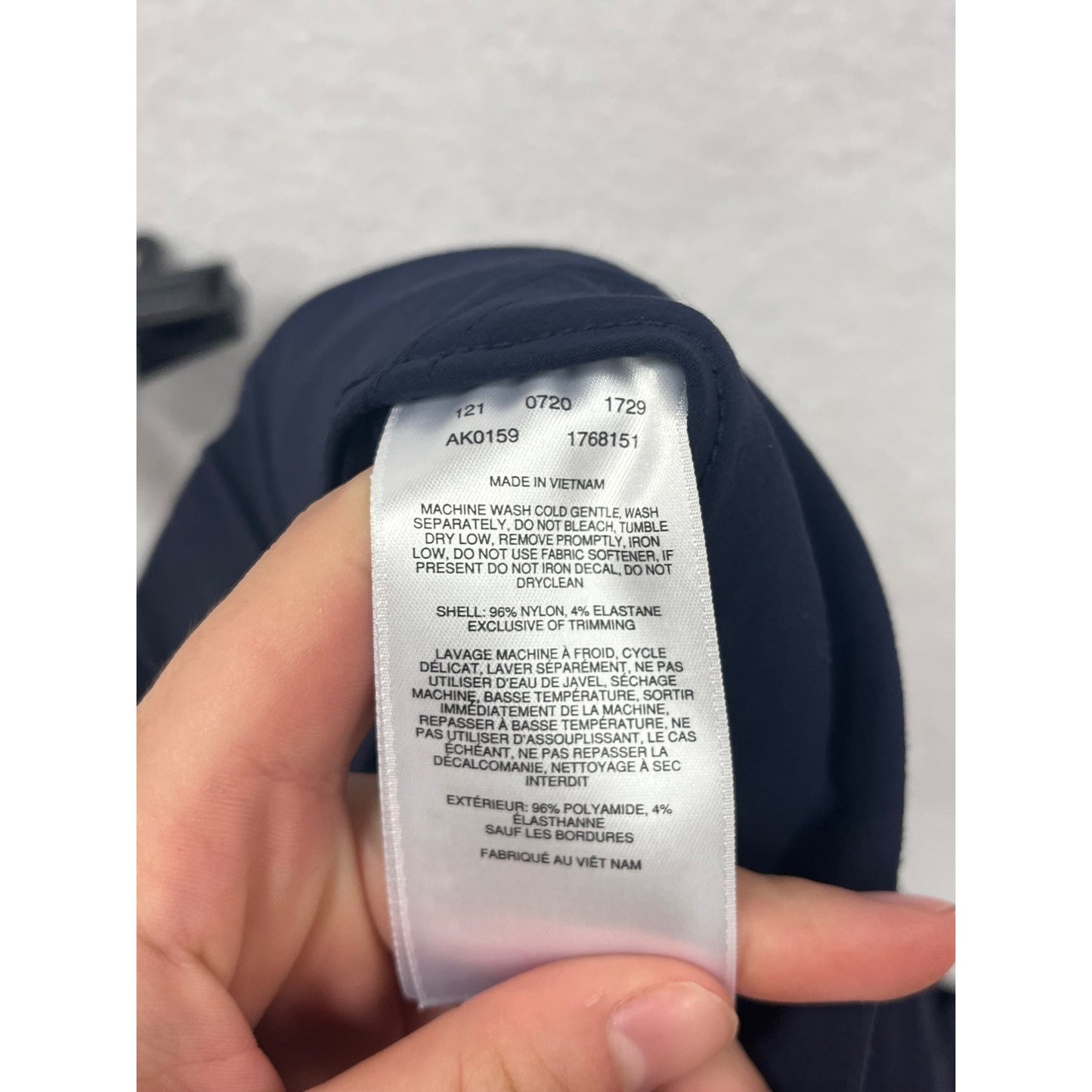 Columbia Navy Capri Pants M #8534