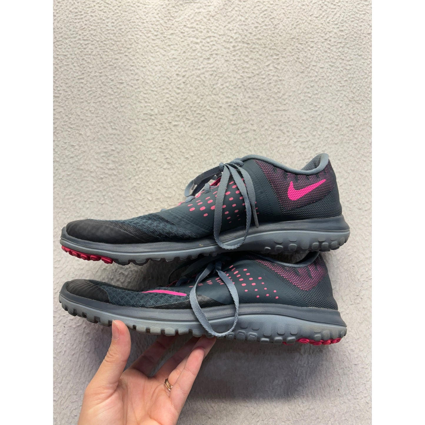 Nike Womens Gray & Pink Athletic Running Shoes Size 9 #354B