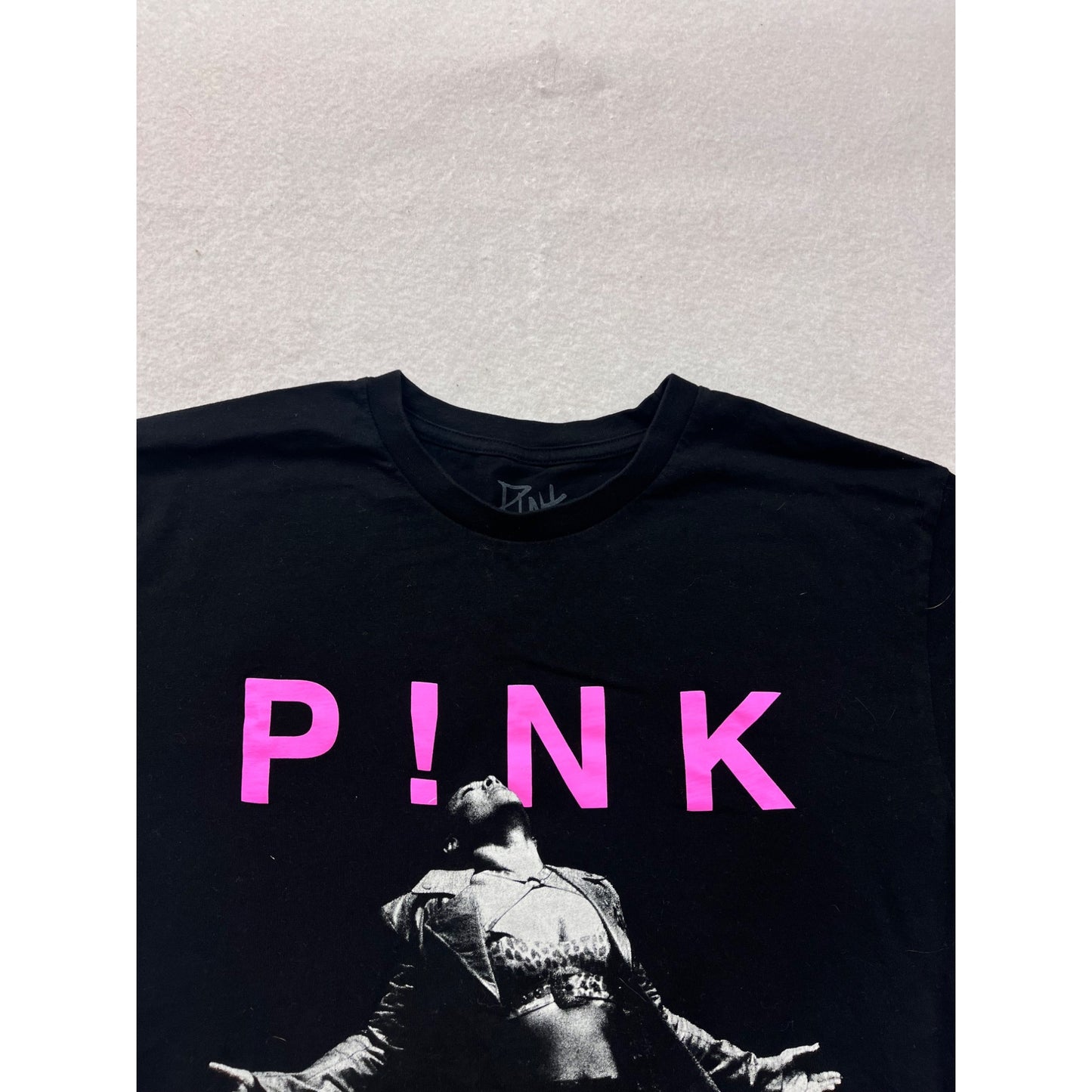Women’s Medium P!NK Tour Graphic Tee #8349