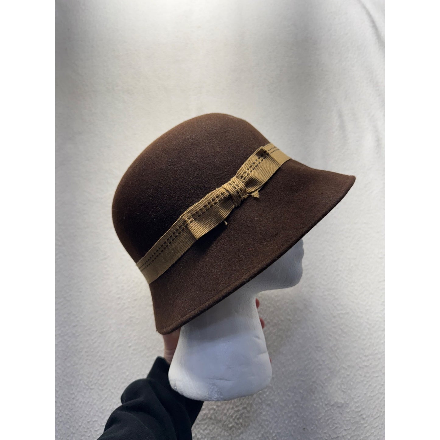 Amanda Smith Brown Felt Cloche Hat With Tan Ribbon Bow Accent #9751