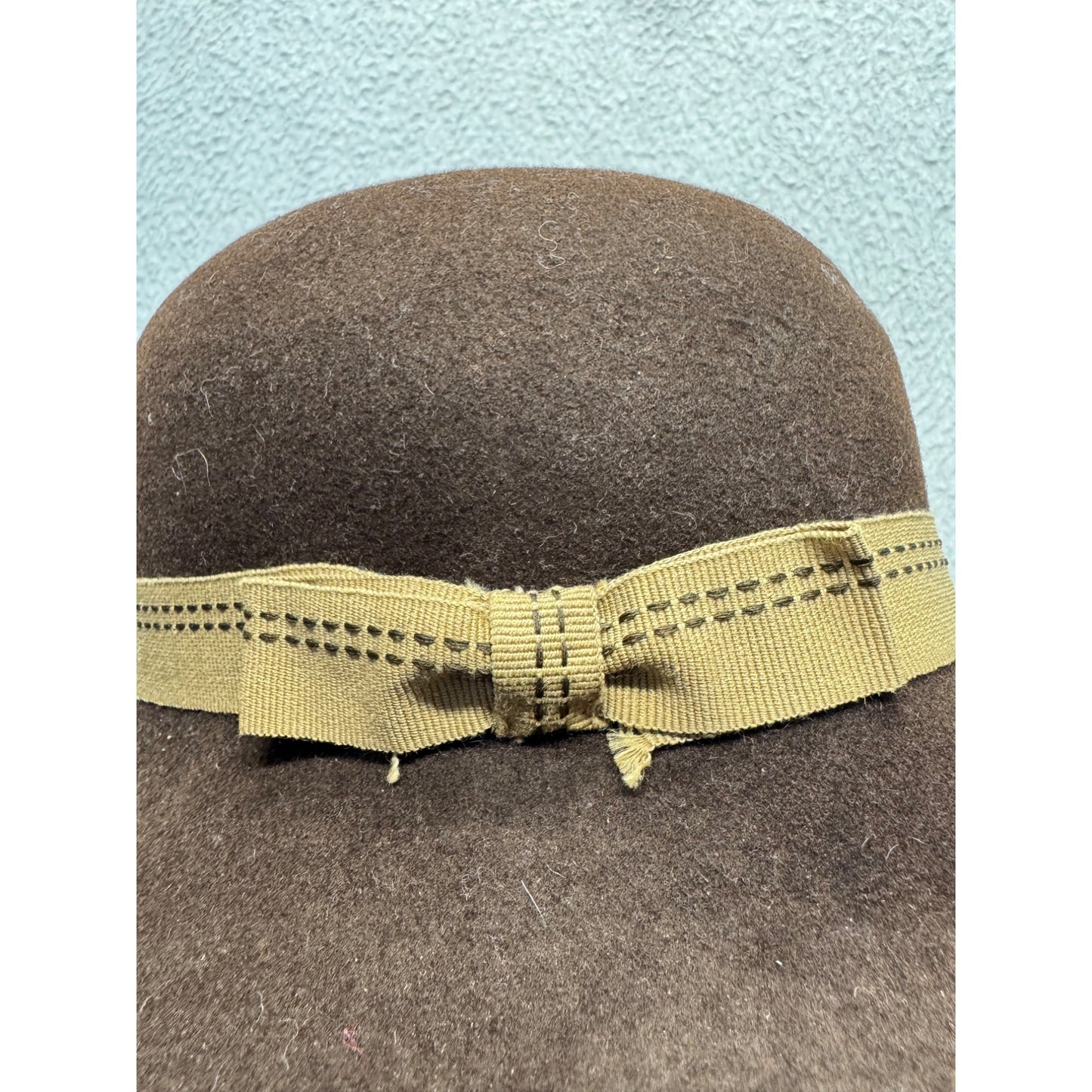 Amanda Smith Brown Felt Cloche Hat With Tan Ribbon Bow Accent #9751