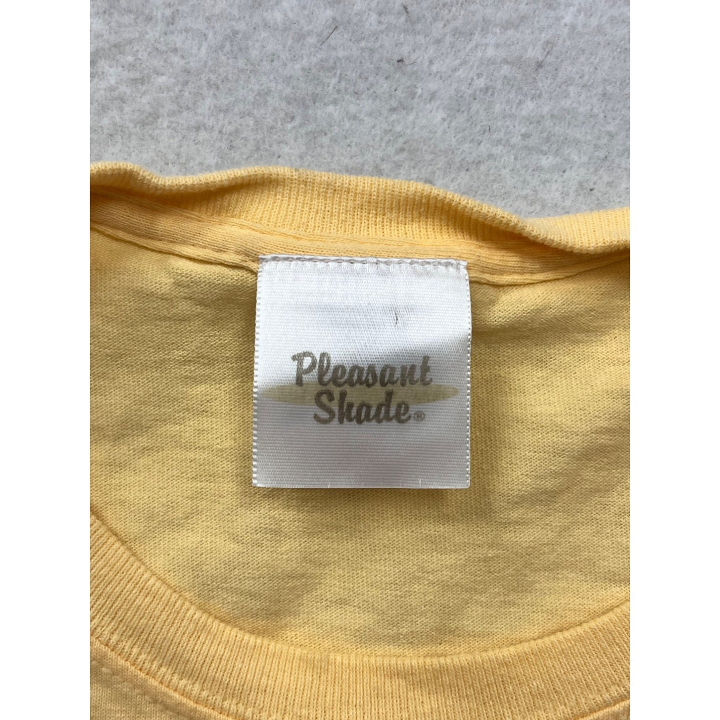 Vintage Pleasant Shade Yellow Graphic T-Shirt Size L #8993