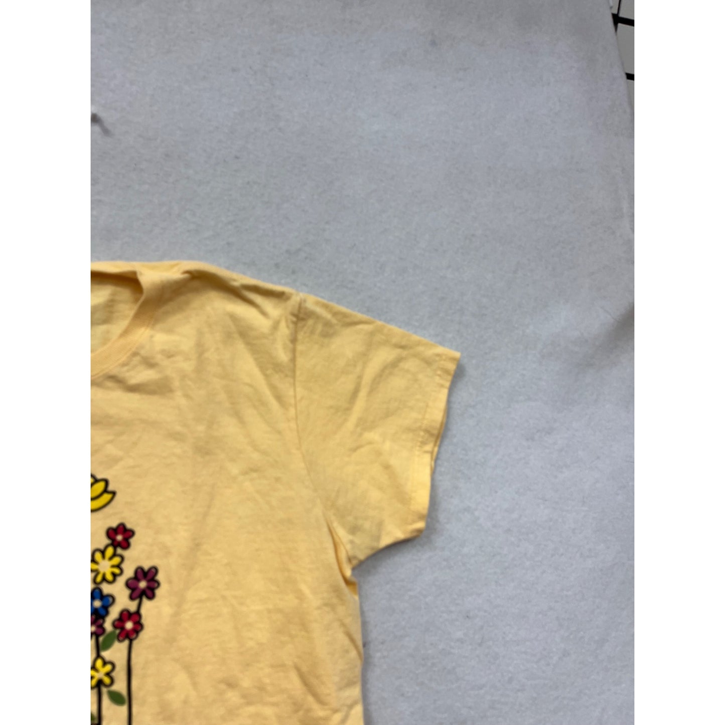 Vintage Pleasant Shade Yellow Graphic T-Shirt Size L #8993