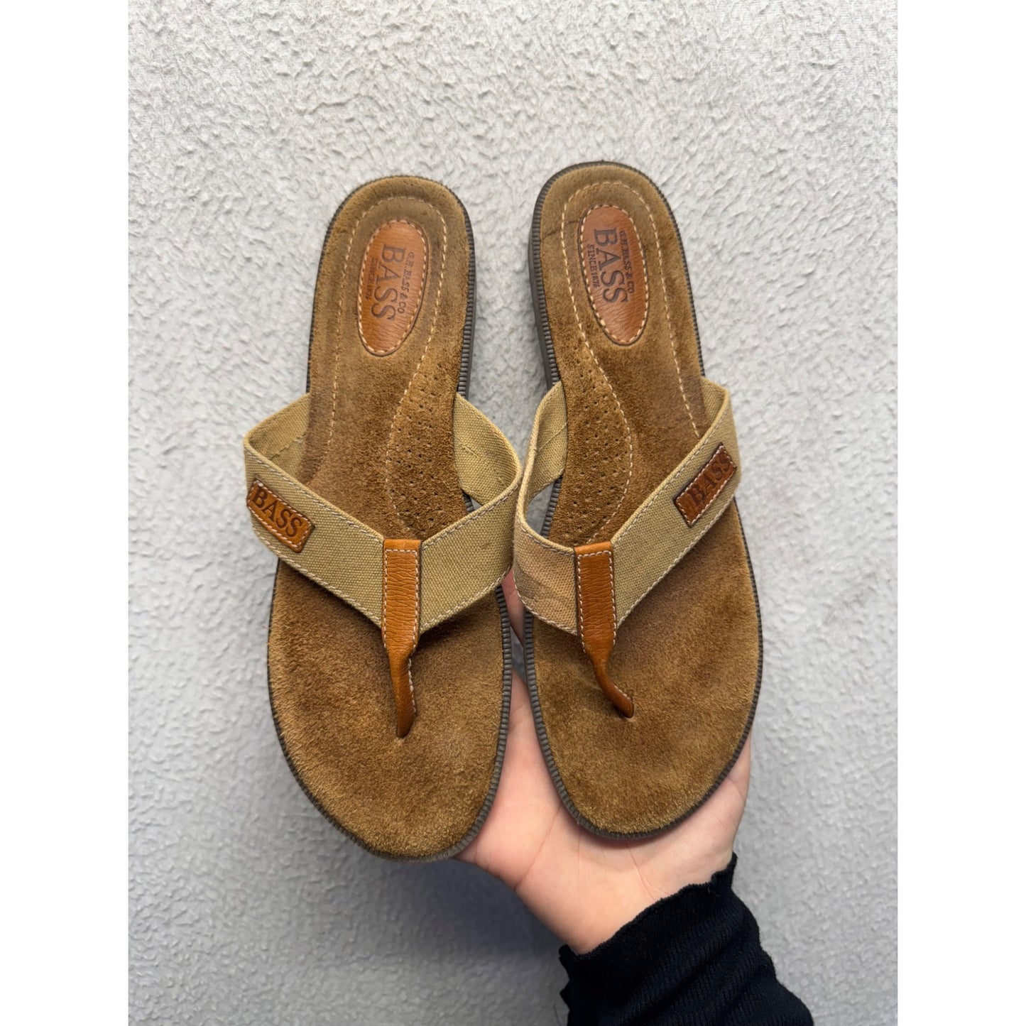 G.H. Bass & Co. Brown Suede & Canvas Flip-Flops With Rubber Sole Size 10 9453