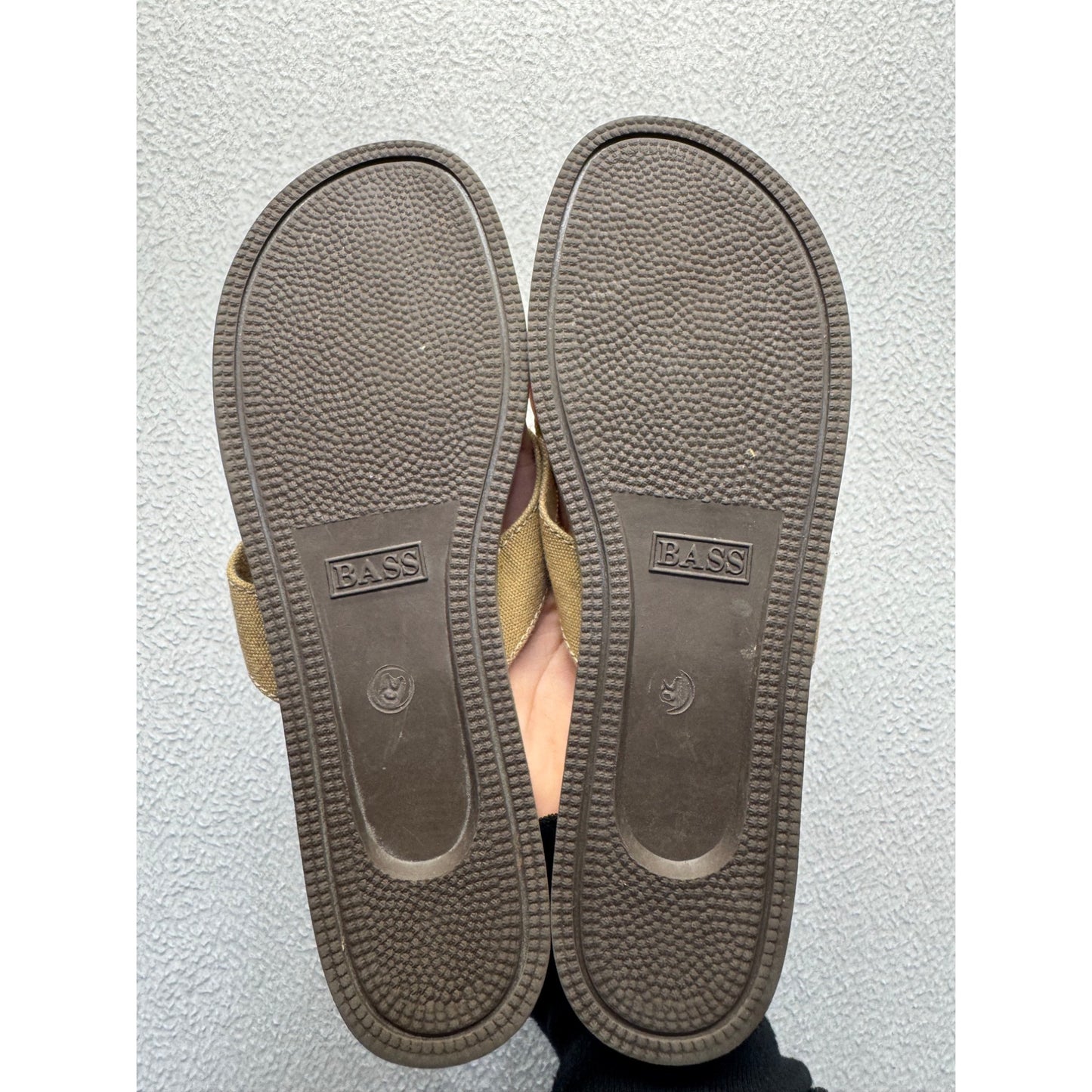 G.H. Bass & Co. Brown Suede & Canvas Flip-Flops With Rubber Sole Size 10 9453