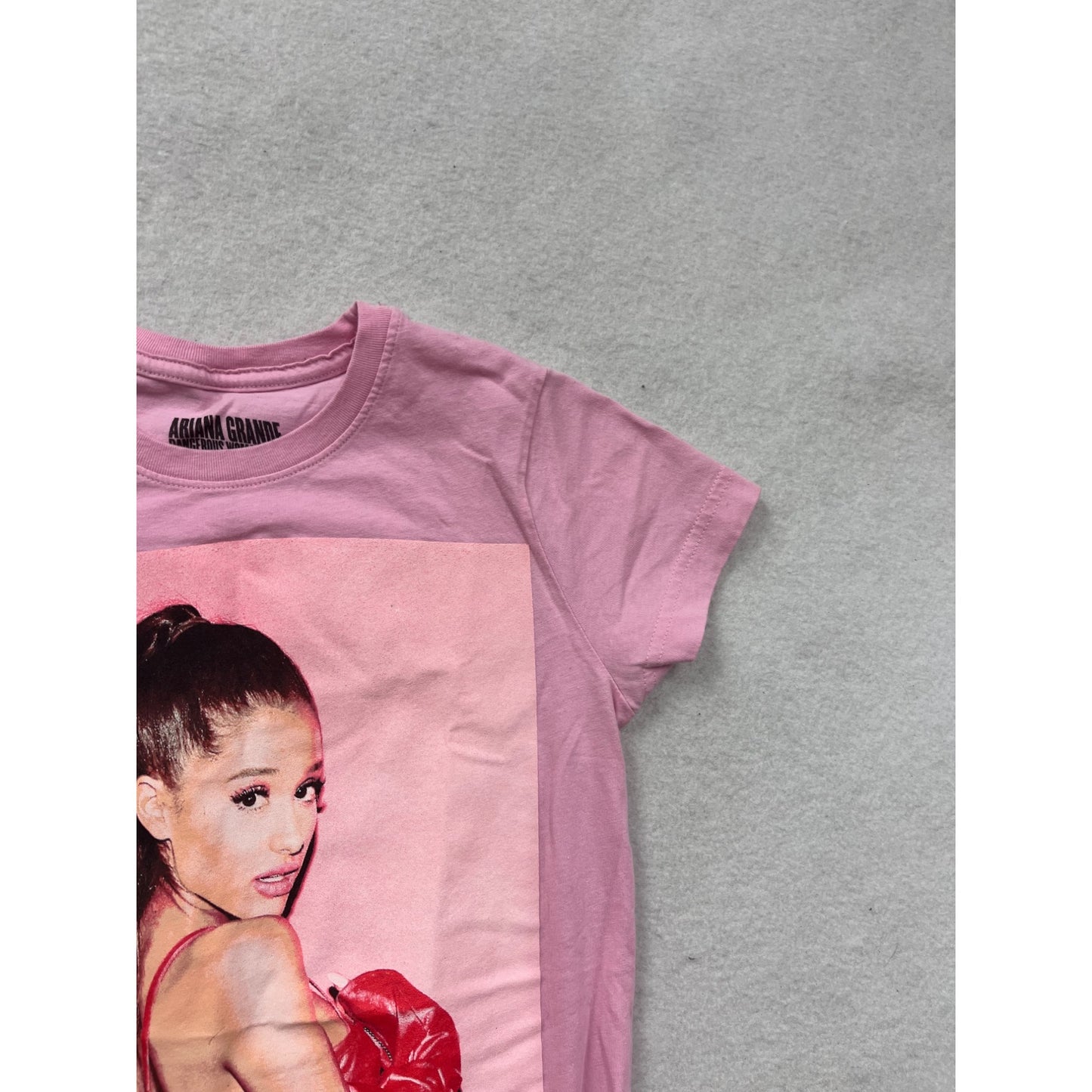 Ariana Grande Dangerous Woman Tour Pink Graphic T-Shirt S #8785