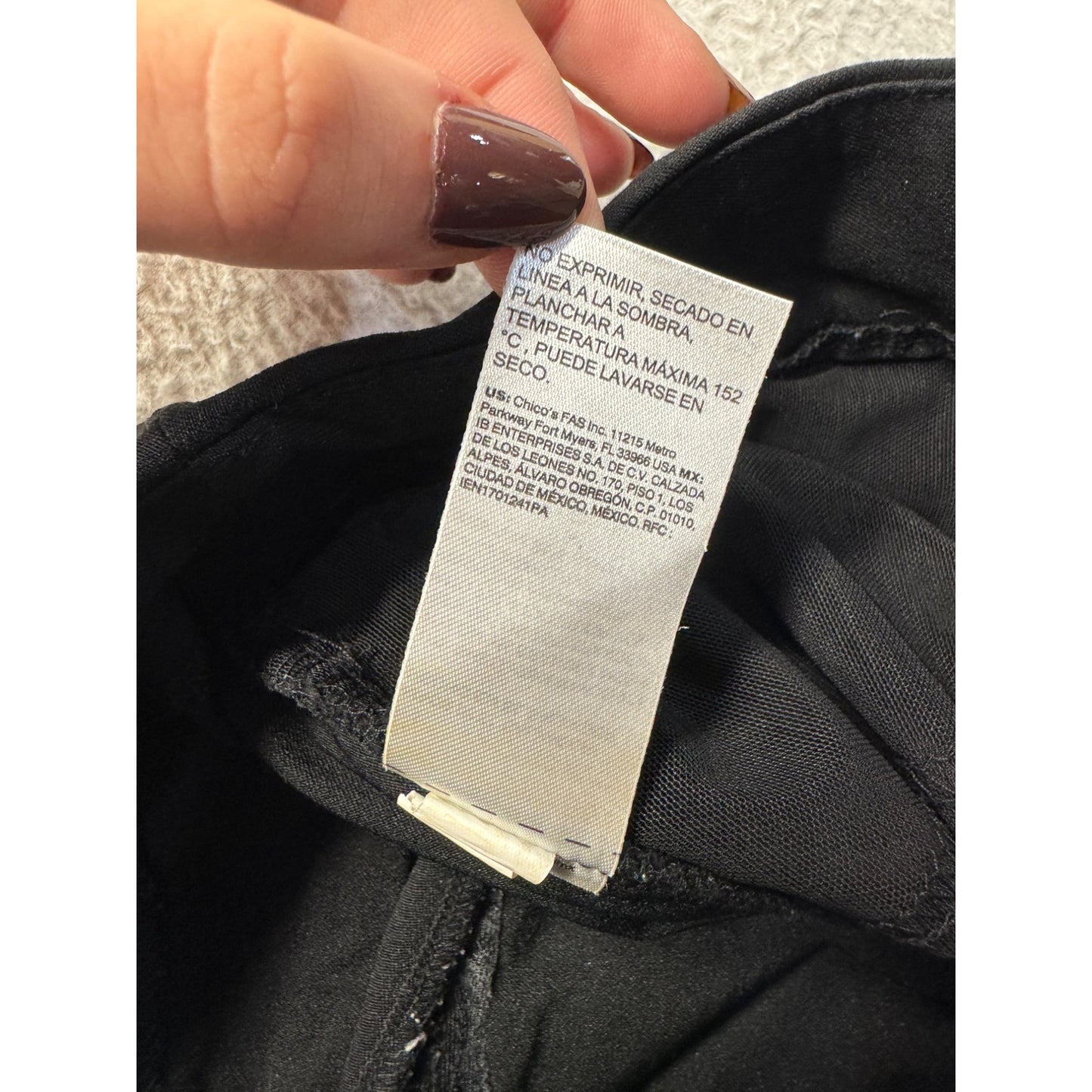 Chicos Black Slim Fit Stretch Pants Size 43 231B