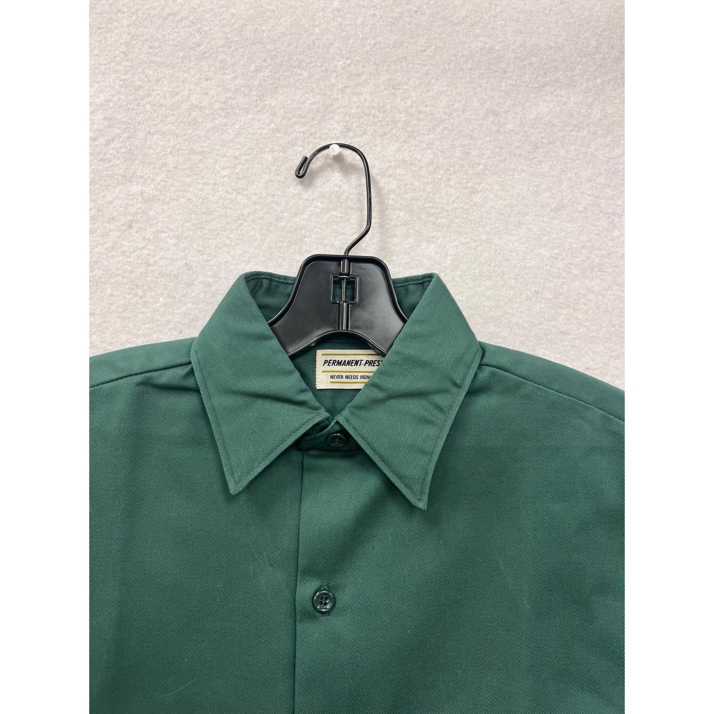 Boys size 14 Green Long-Sleeve Button-Up Shirt With Front Pockets & Permanent Press #6520