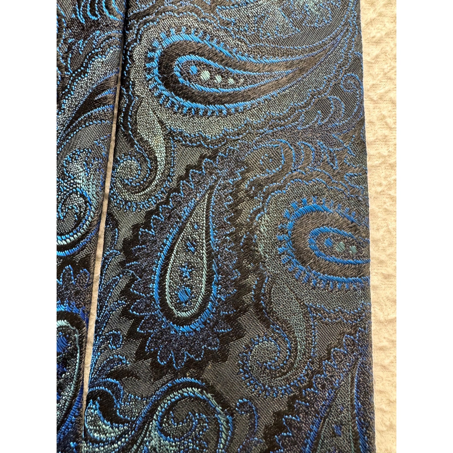 Vintage Norseman Blue/Black Paisley Necktie Made In USA 58" #9108