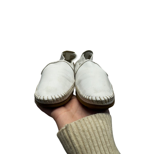 Minnetonka White Leather Moccasins With Rubber Sole 86B