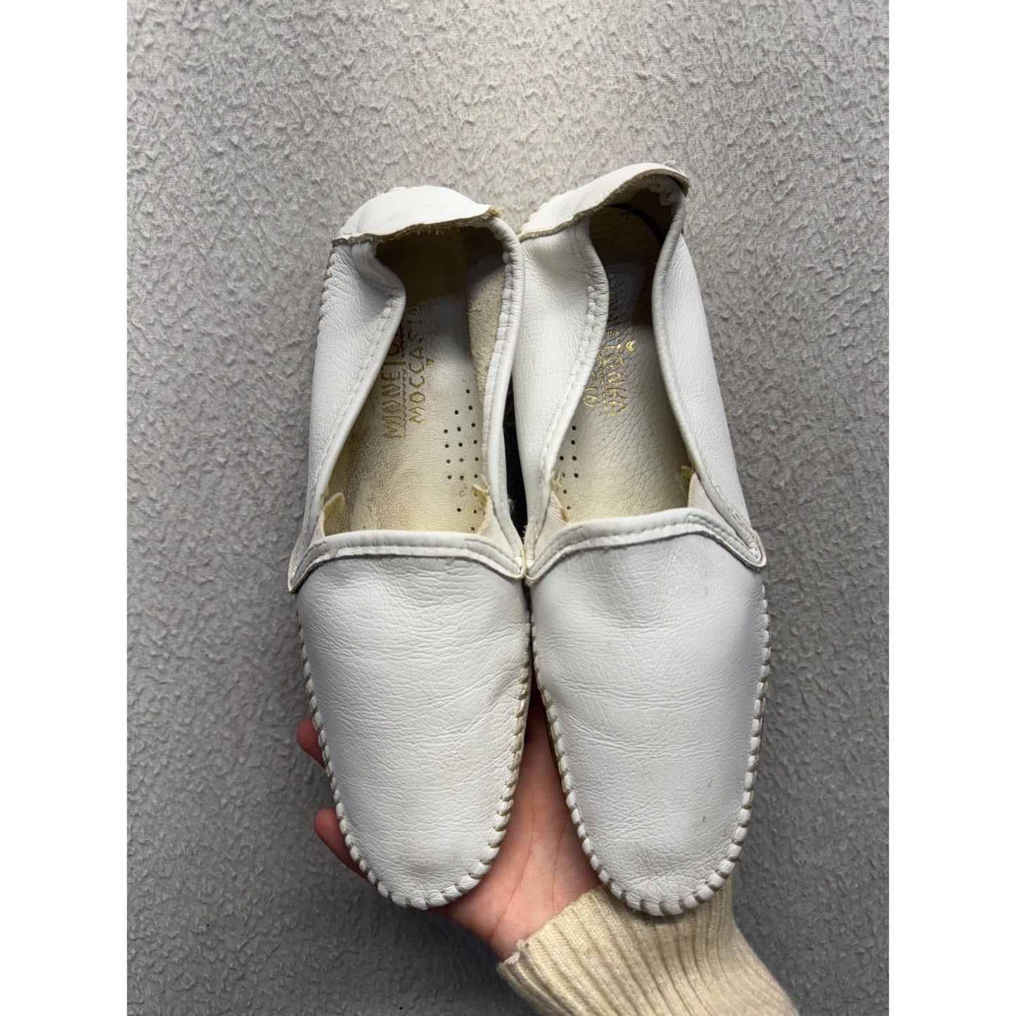 Minnetonka White Leather Moccasins With Rubber Sole 86B