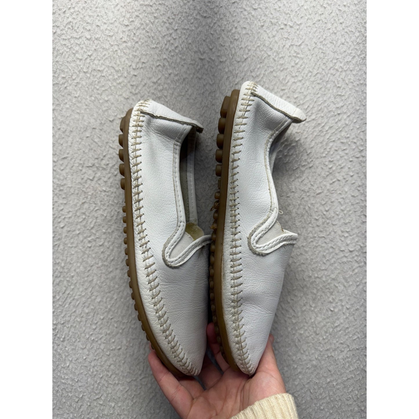 Minnetonka White Leather Moccasins With Rubber Sole 86B