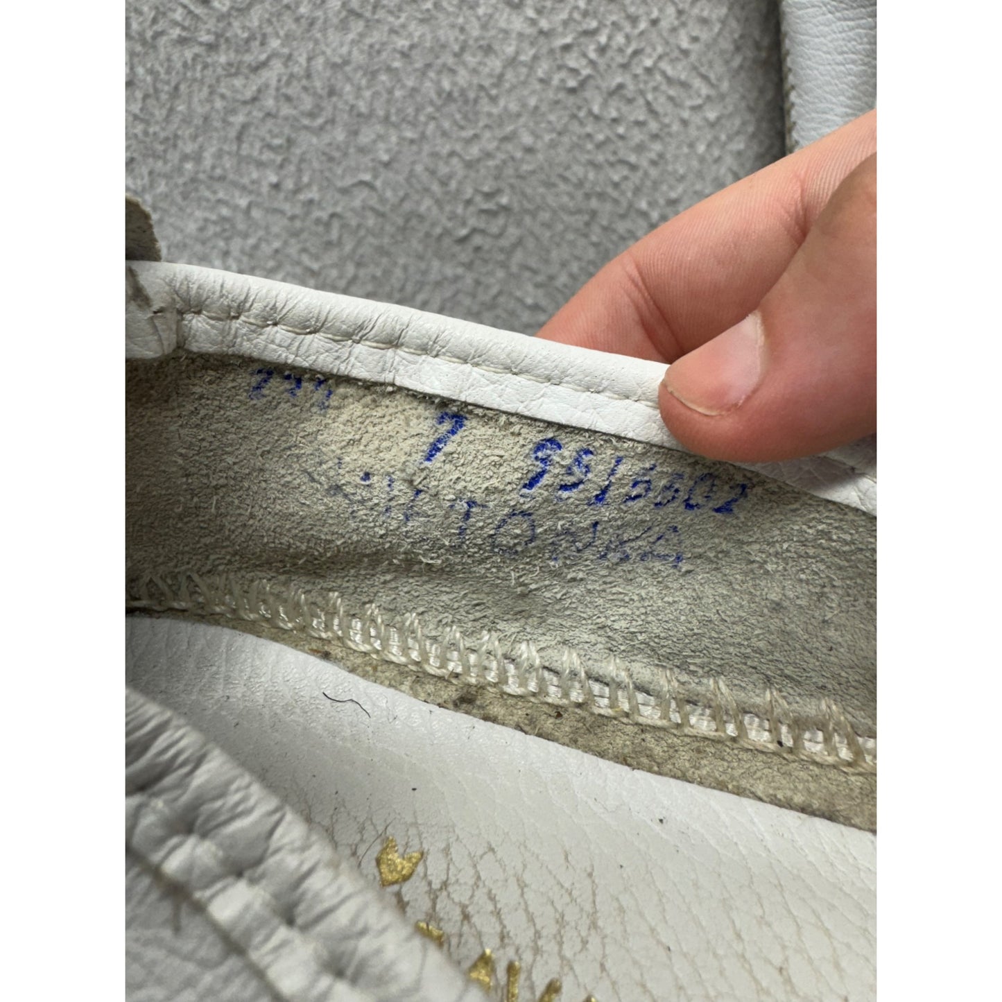 Minnetonka White Leather Moccasins With Rubber Sole 86B