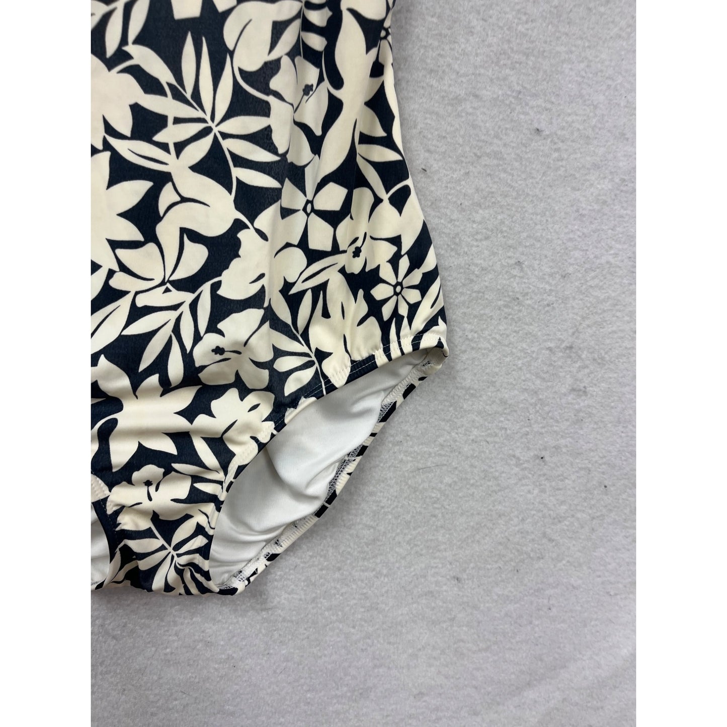 Lands End Floral One-Piece Swimsuit Size 6P #468A