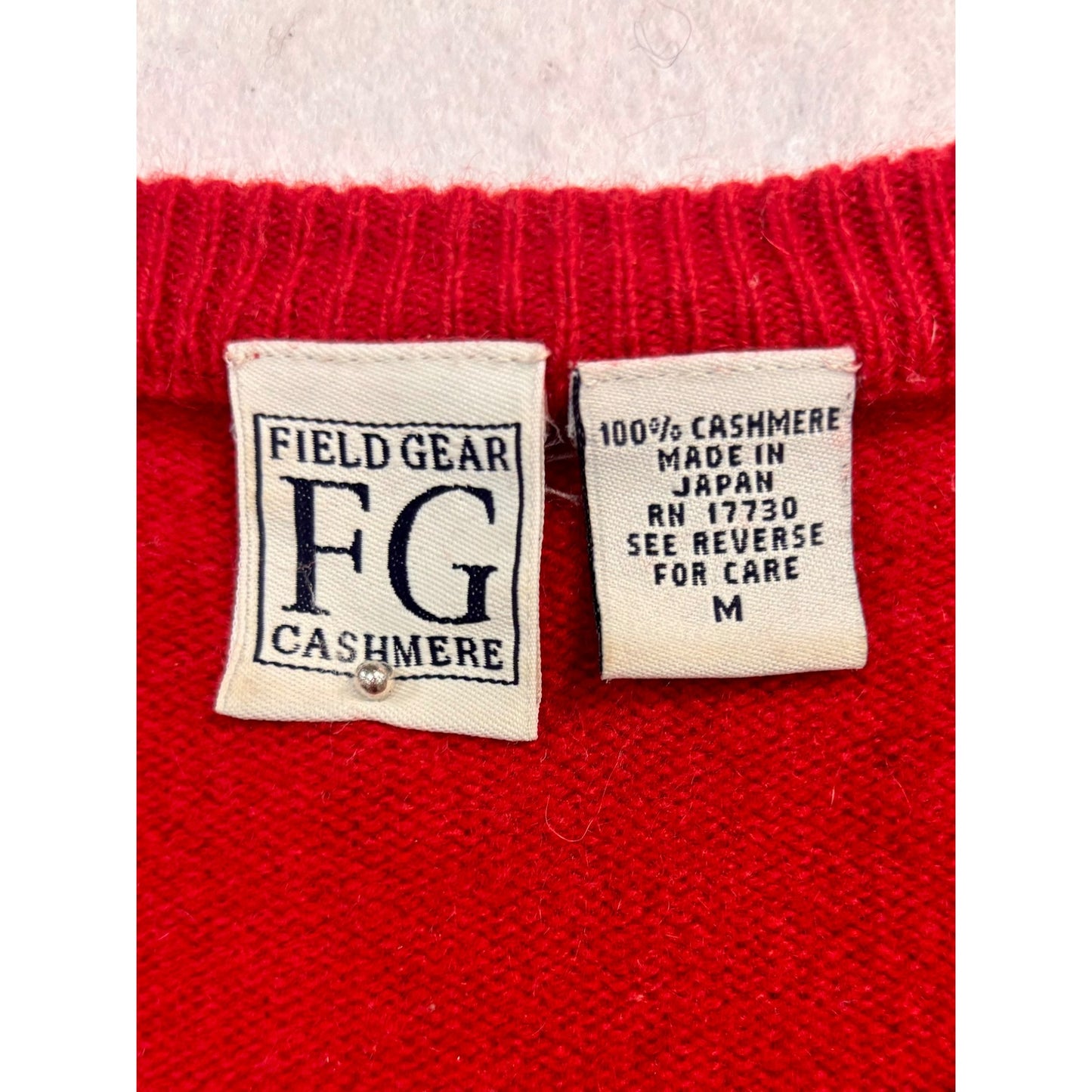 Women’s Vintage Field Gear Cashmere Knitted Button Ip