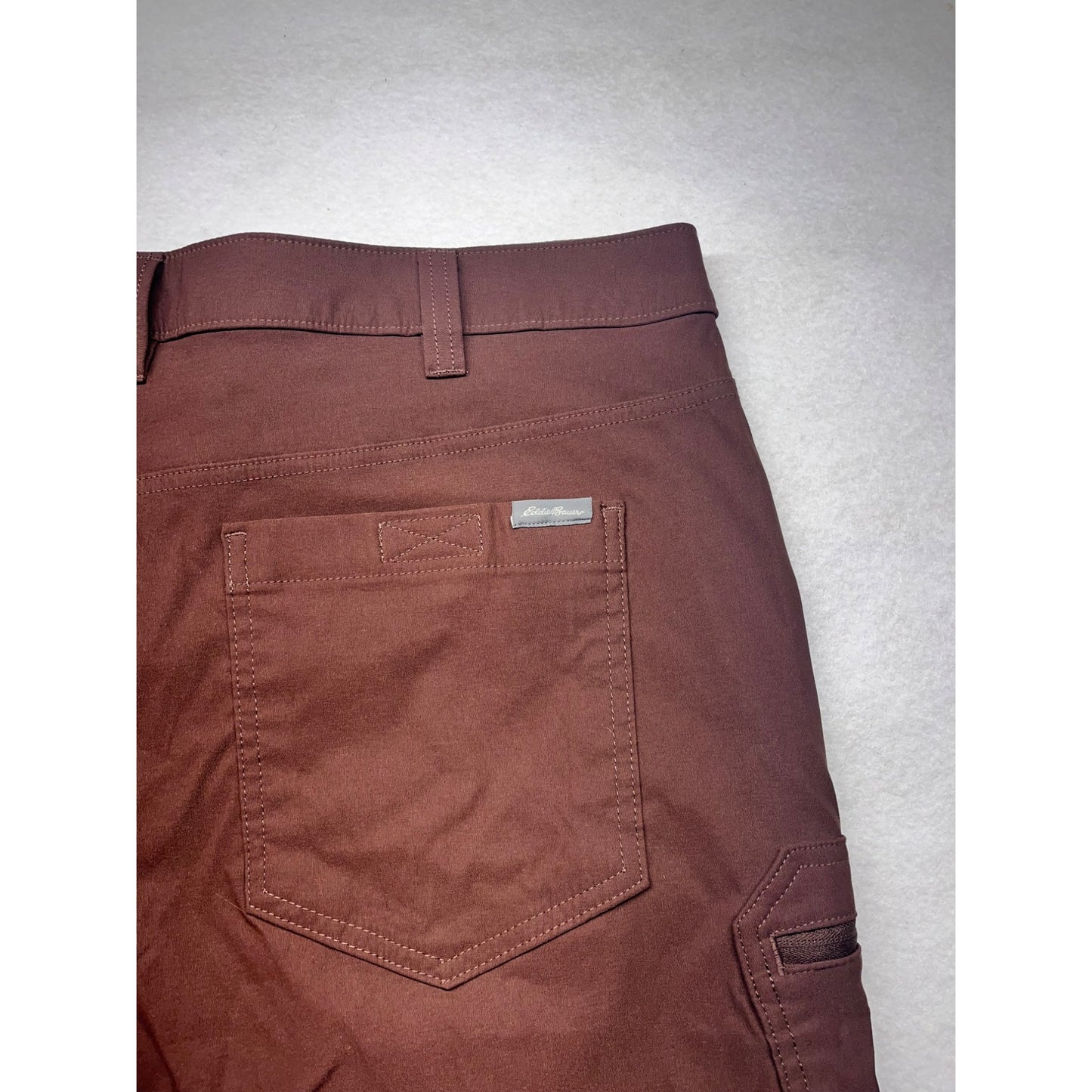 Men’s Eddie Bauer Cargo Style Pants #2976