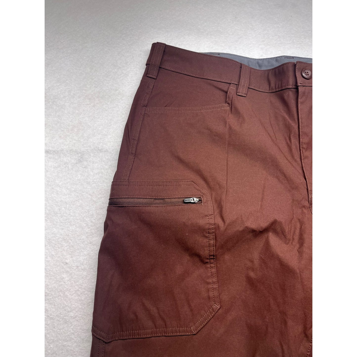 Men’s Eddie Bauer Cargo Style Pants #2976