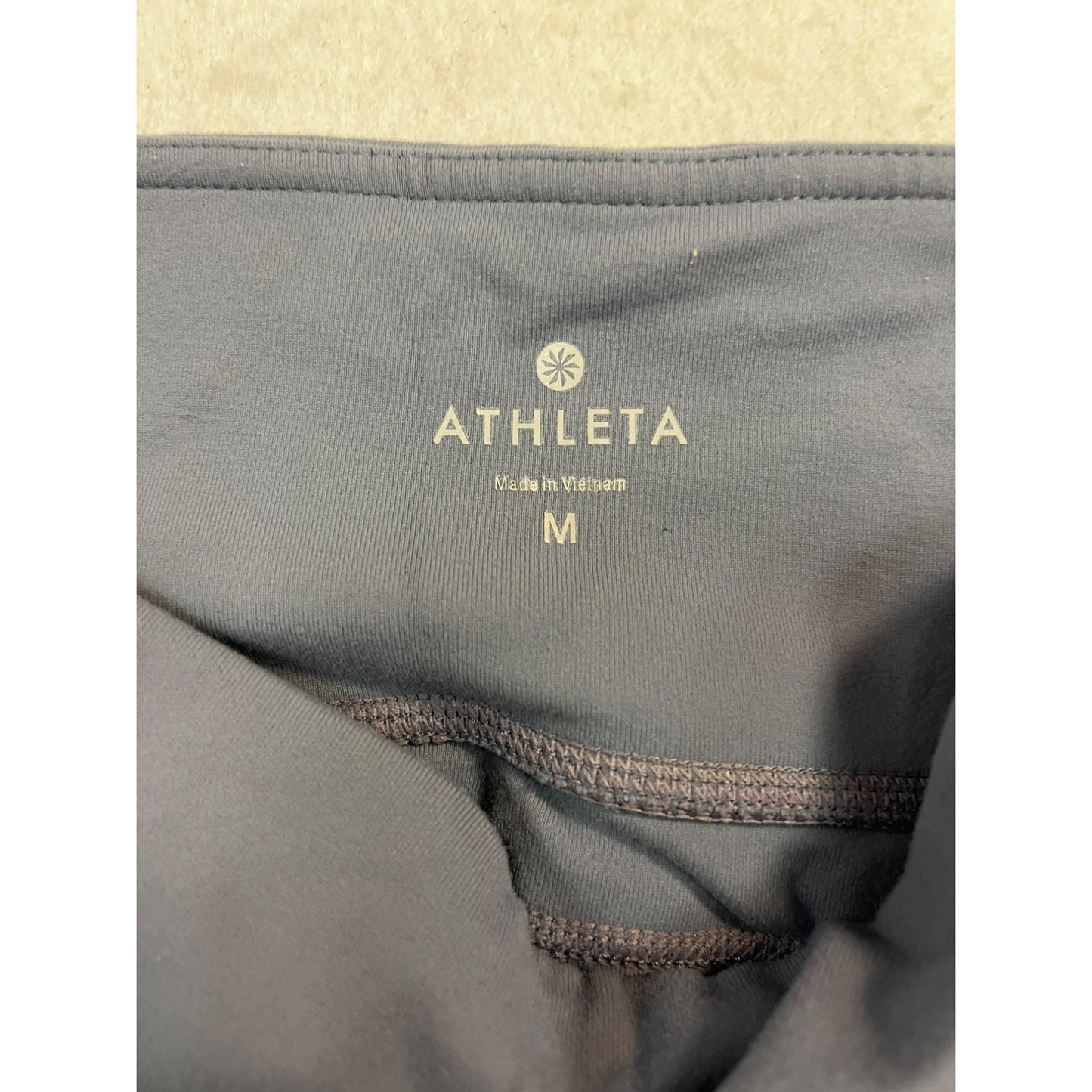 Women’s Athleta Slit Hem Capri Leggings #2553