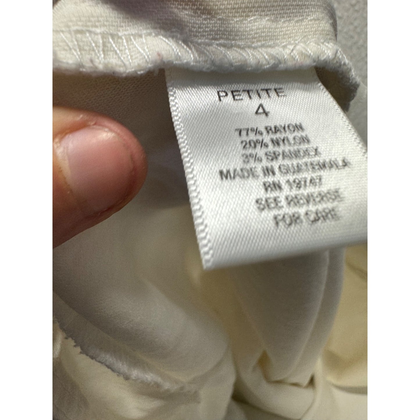 Roz & Ali White Petite 4 Cropped Pants With Button Detail 203B