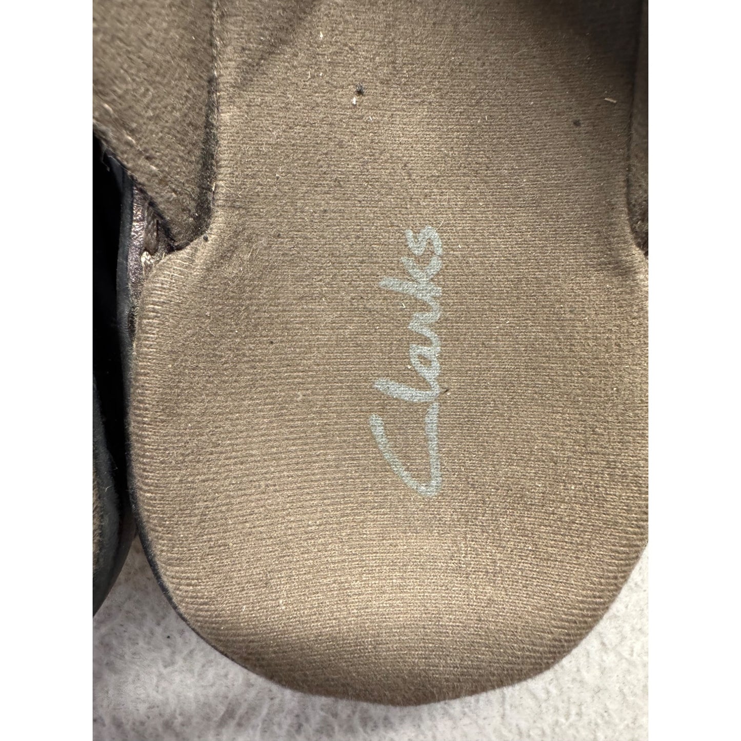 Clarks Metallic Leather Slide Sandals W Buckle & Floral Cutouts Size W7 88B
