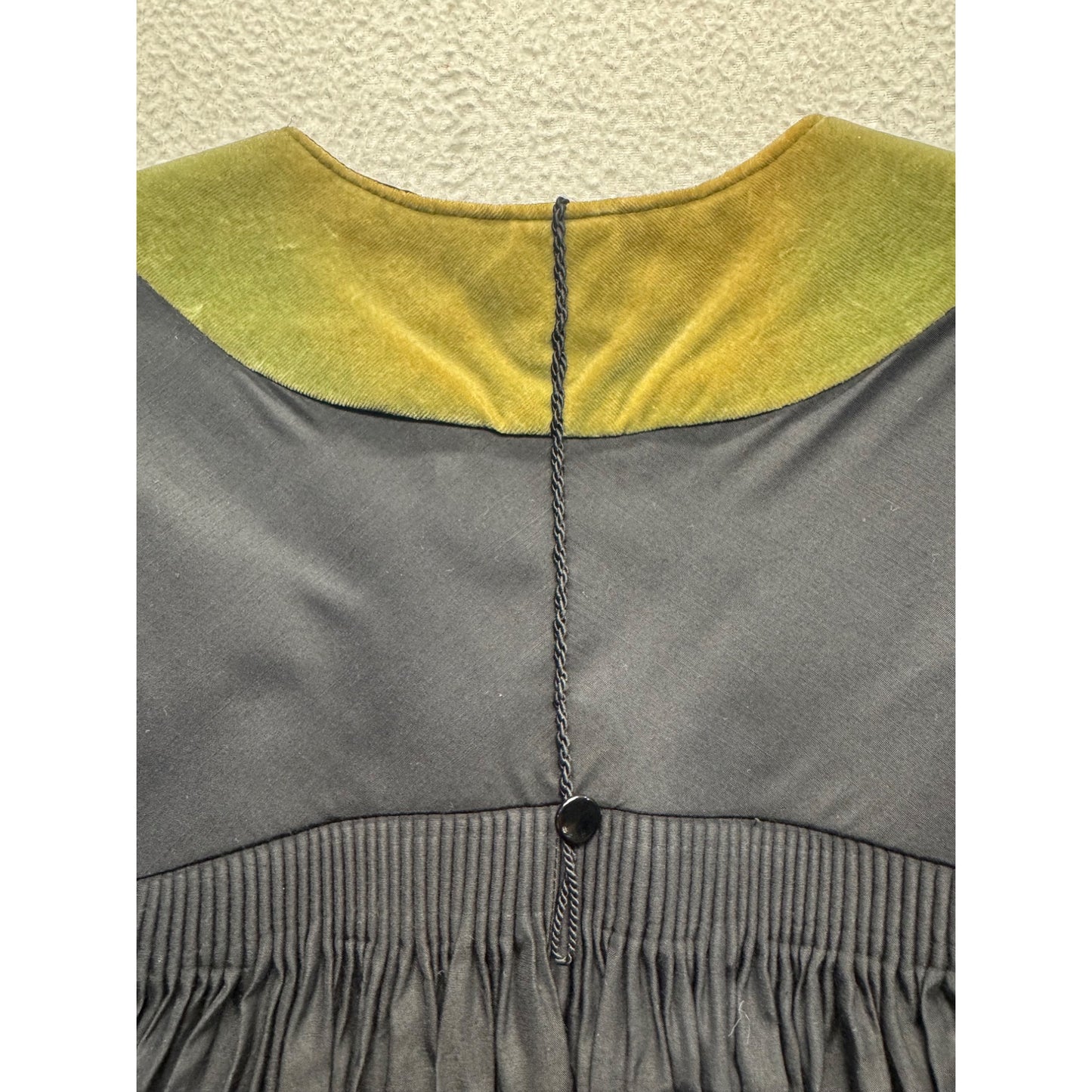 Vintage Collegiate Cap & Gown Co. Academic Graduation Gown #9369