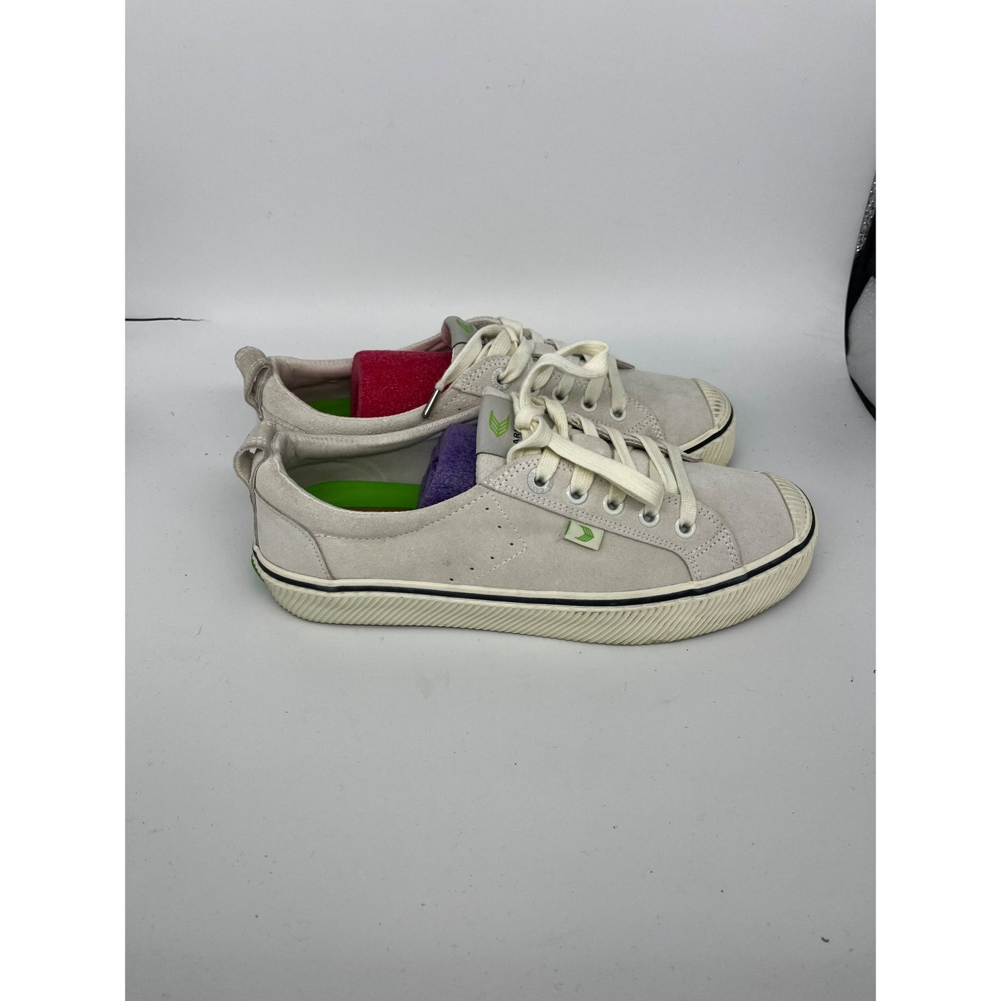 Women’s Cariuma Low-Rise Suede Sneakers #2487