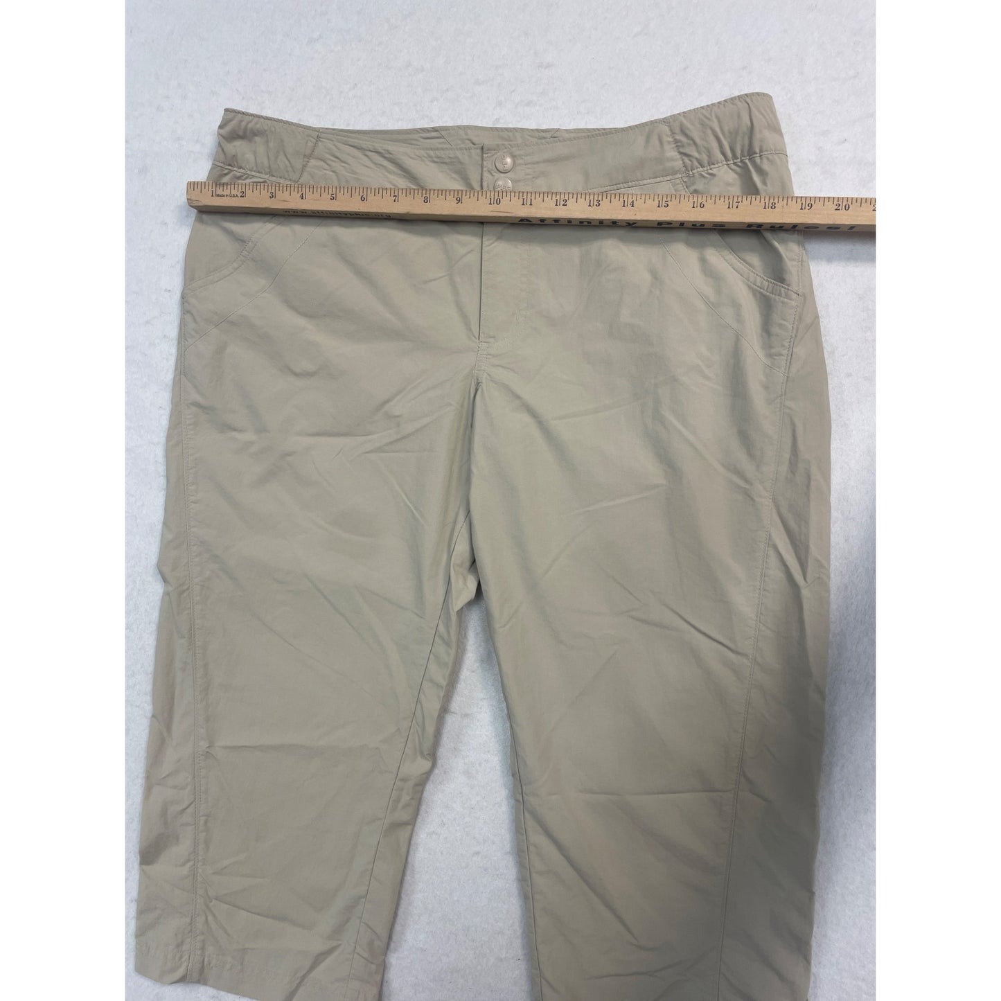 Women’s unique capris