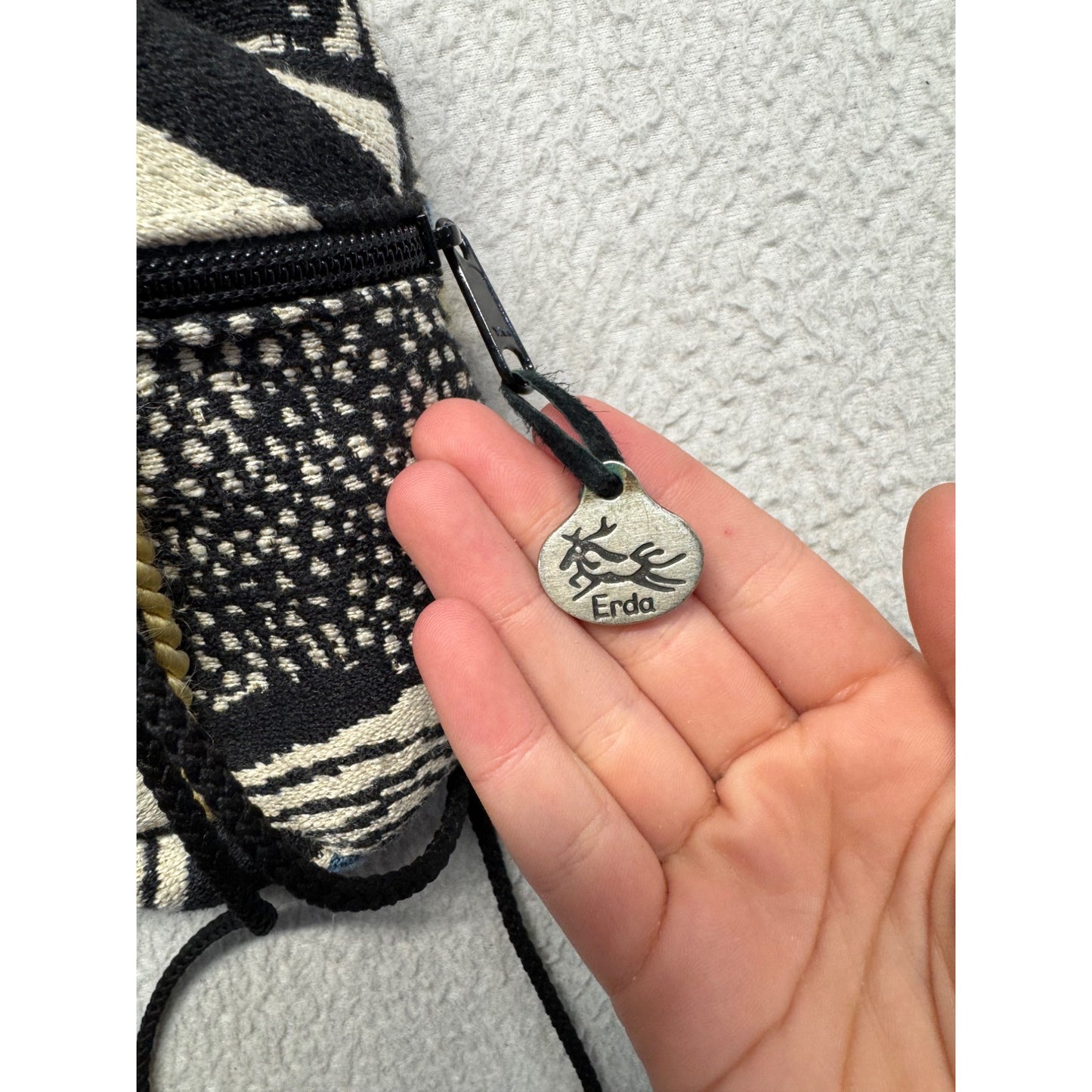 Geometric Abstract Print Crossbody Bag With Zip Closure #48B