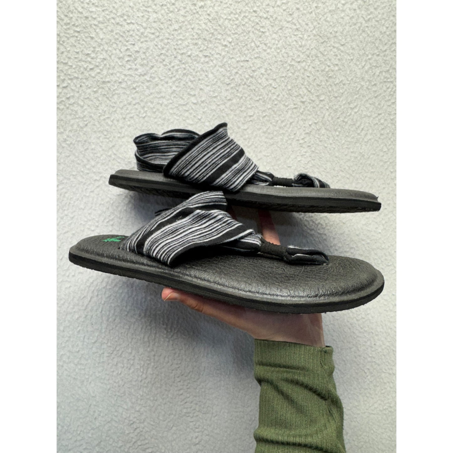 Sanuk Yoga Sling 2 Black & Gray Striped Womens Sandals Size 8 #9298
