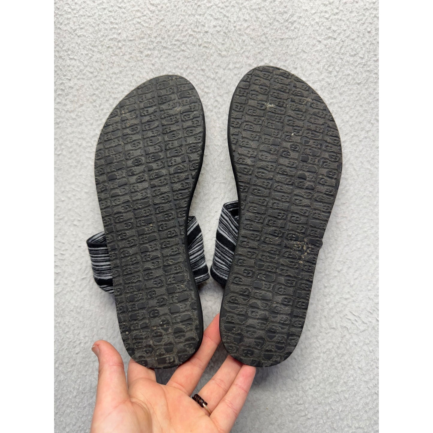 Sanuk Yoga Sling 2 Black & Gray Striped Womens Sandals Size 8 #9298